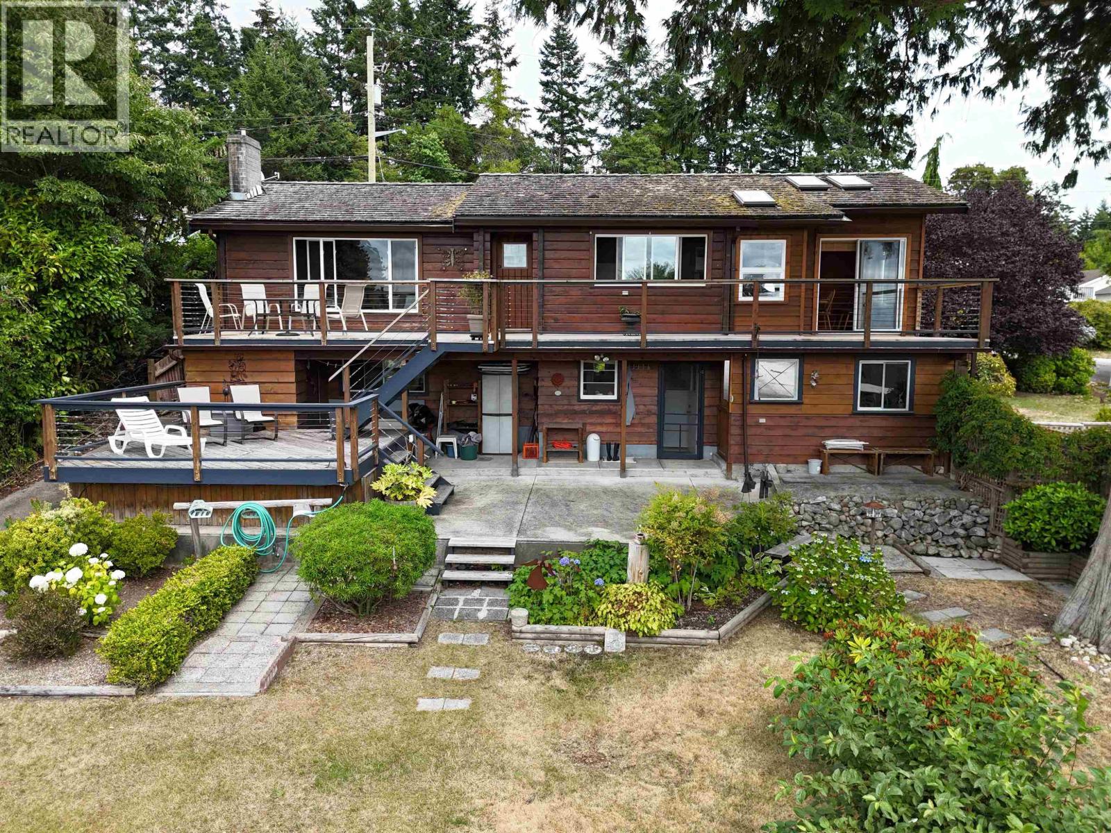 4717 Laurel Avenue, Sechelt, British Columbia  V7Z 0E7 - Photo 2 - R3146201