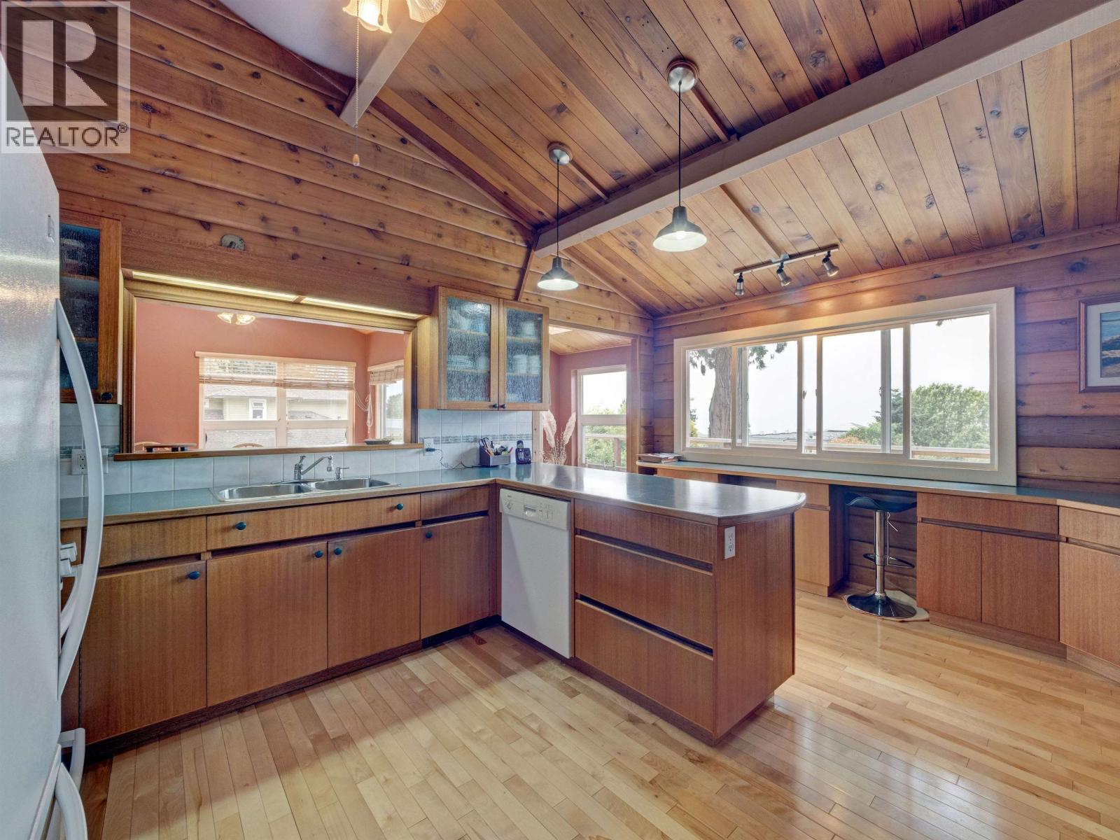 4717 Laurel Avenue, Sechelt, British Columbia  V7Z 0E7 - Photo 9 - R3146201