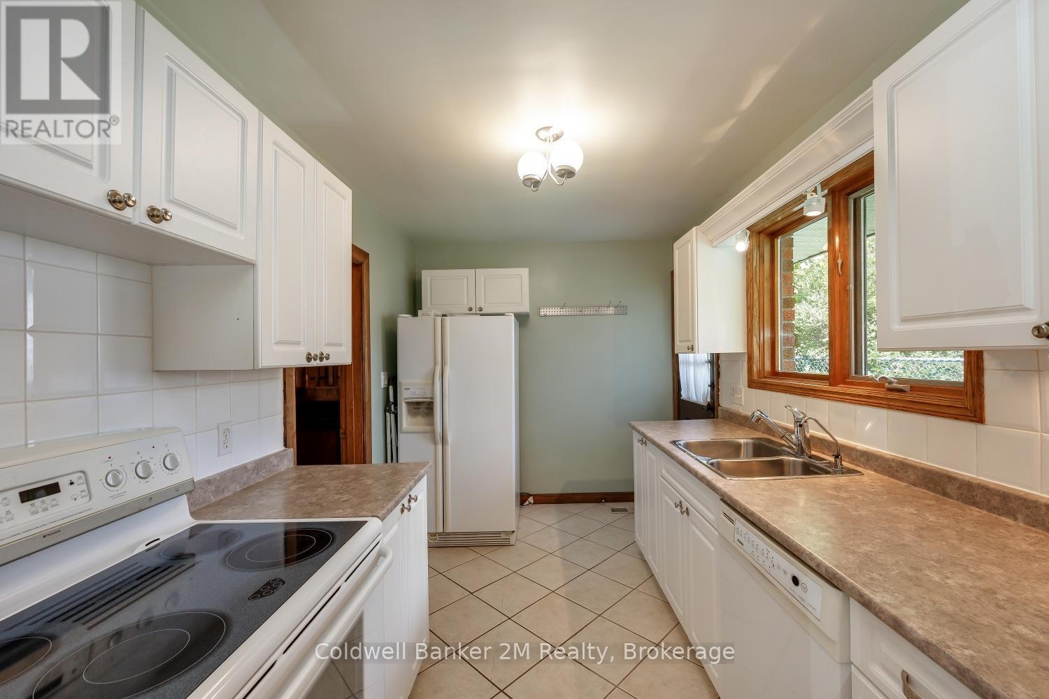 133 Sussex Street, Oshawa, Ontario  L1G 1W1 - Photo 10 - E13563384