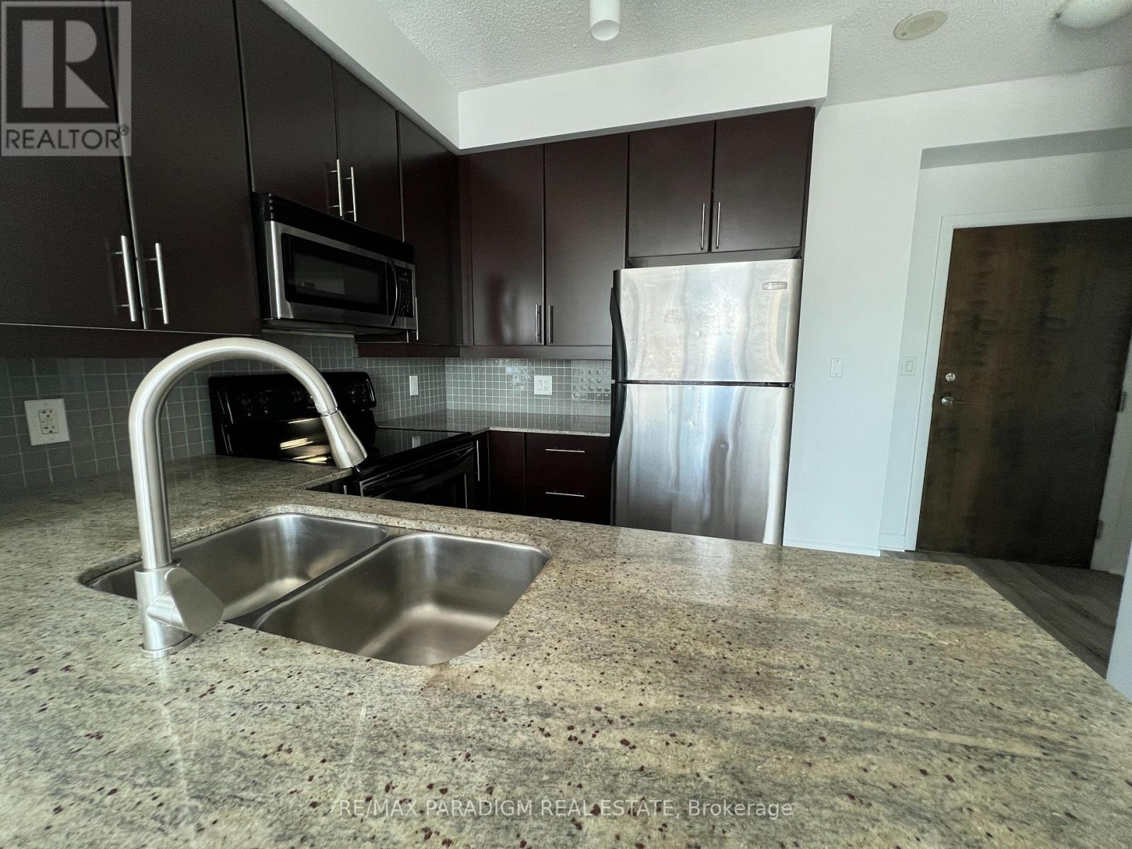 1701 - 18 Harbour Street, Toronto, Ontario M5J 2Z6 - Photo 4 - C13562094