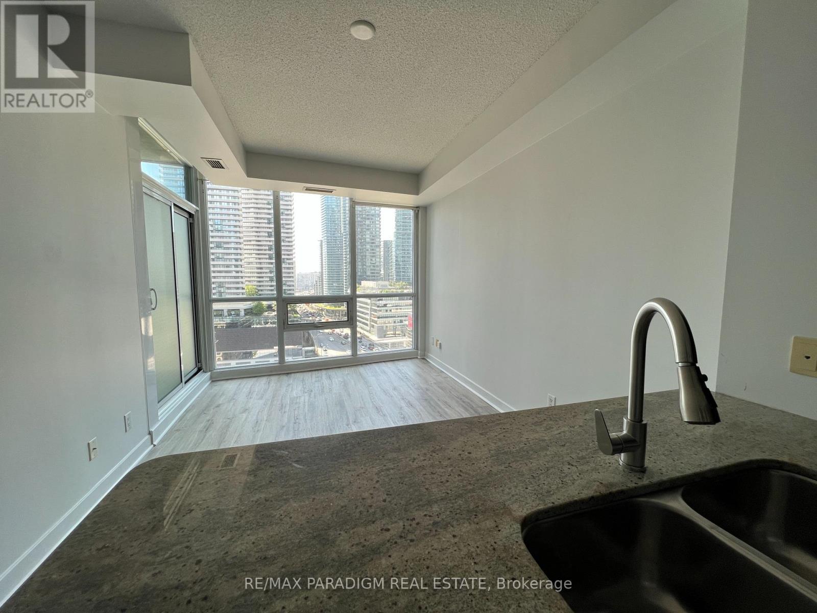 1701 - 18 Harbour Street, Toronto, Ontario M5J 2Z6 - Photo 6 - C13562094
