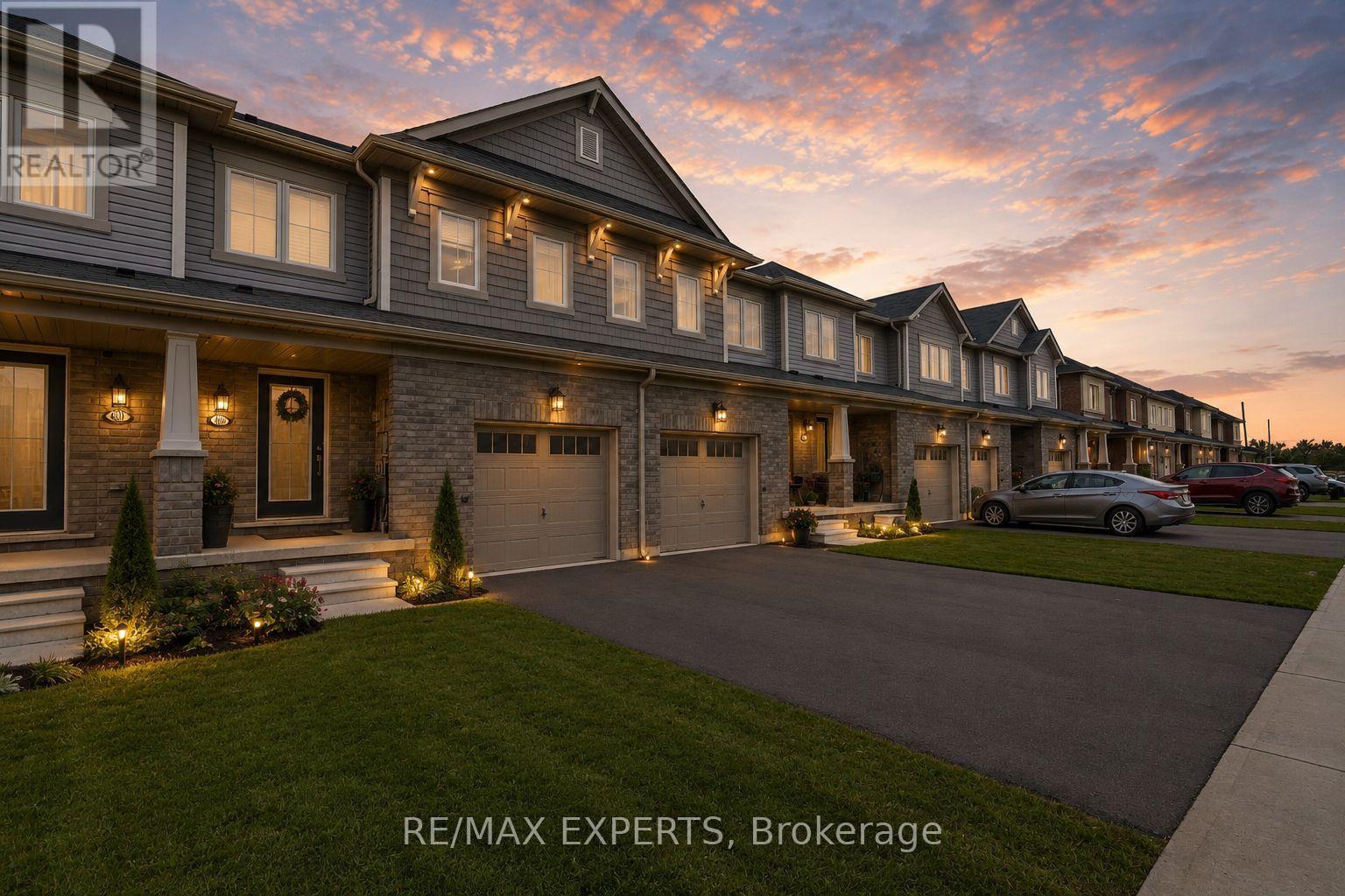 405 PUMPKIN PASS, Hamilton, Ontario