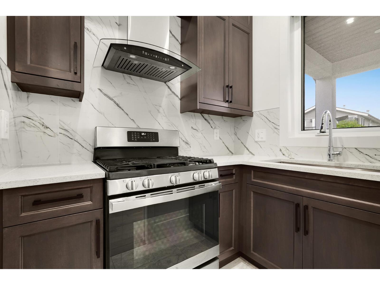 838 Stevens Street, White Rock, British Columbia  V4B 4X2 - Photo 4 - R3146228