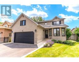 34 AMBLECOTE PLACE, Hamilton, Ontario