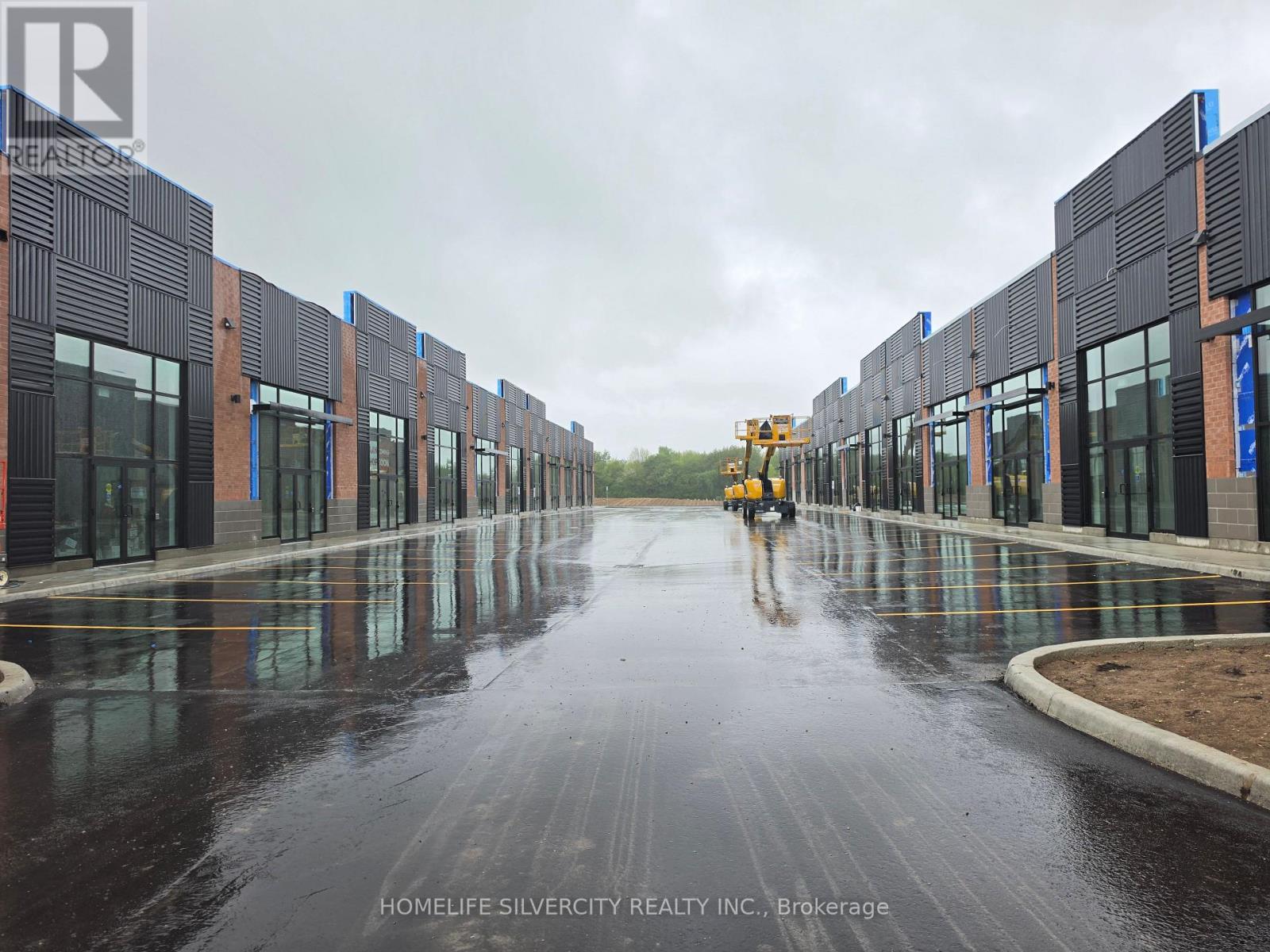 85 Bonds Corner Centre, Woodstock, Ontario N4S 7V9 - Photo 3 - X13563434