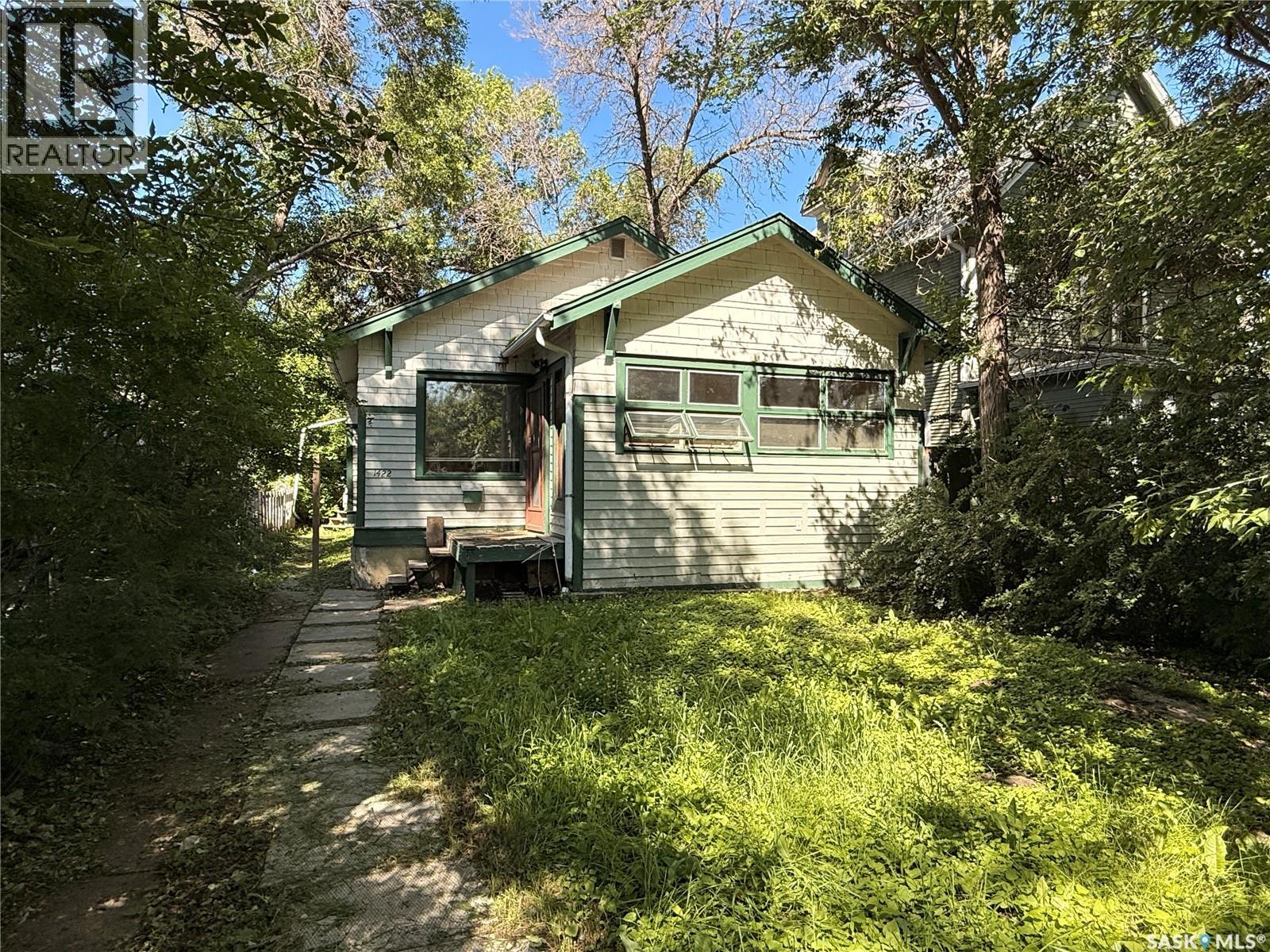 1422 Robinson Street, Regina, Saskatchewan  S4T 2N6 - Photo 1 - SK042473