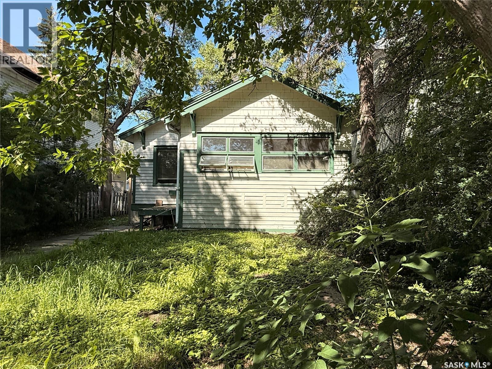 1422 Robinson Street, Regina, Saskatchewan  S4T 2N6 - Photo 2 - SK042473