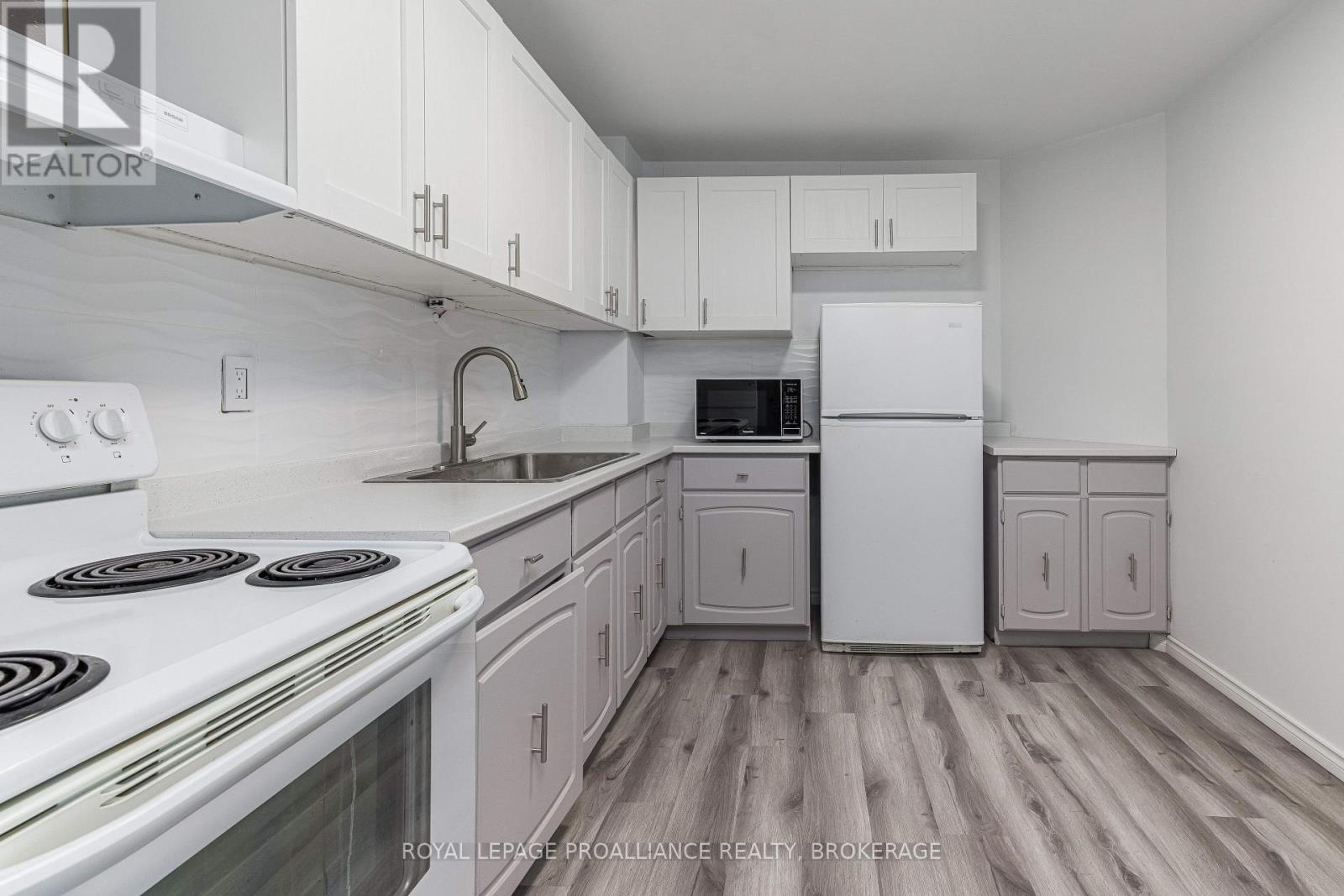 909 - 66 Greenview Drive, Kingston, Ontario K7M 7C5 - Photo 4 - X13563582