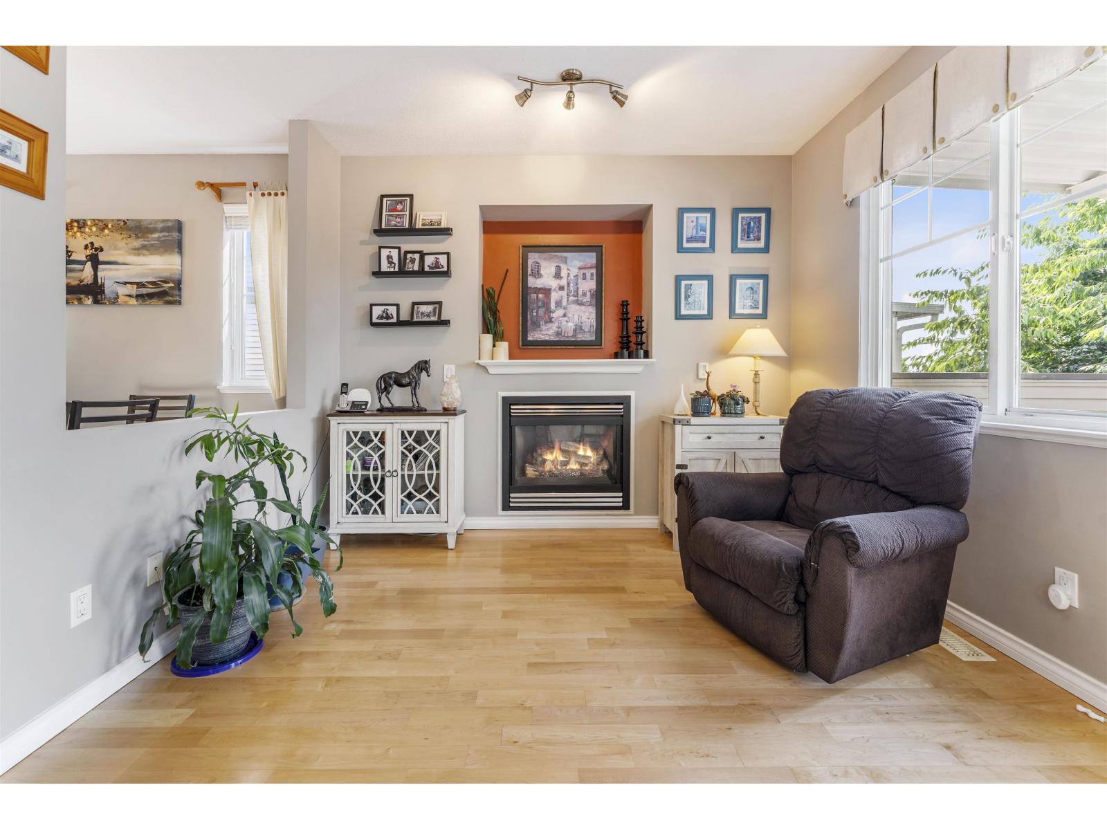 14876 56a Avenue, Surrey, British Columbia  V3S 8X1 - Photo 5 - R3145540