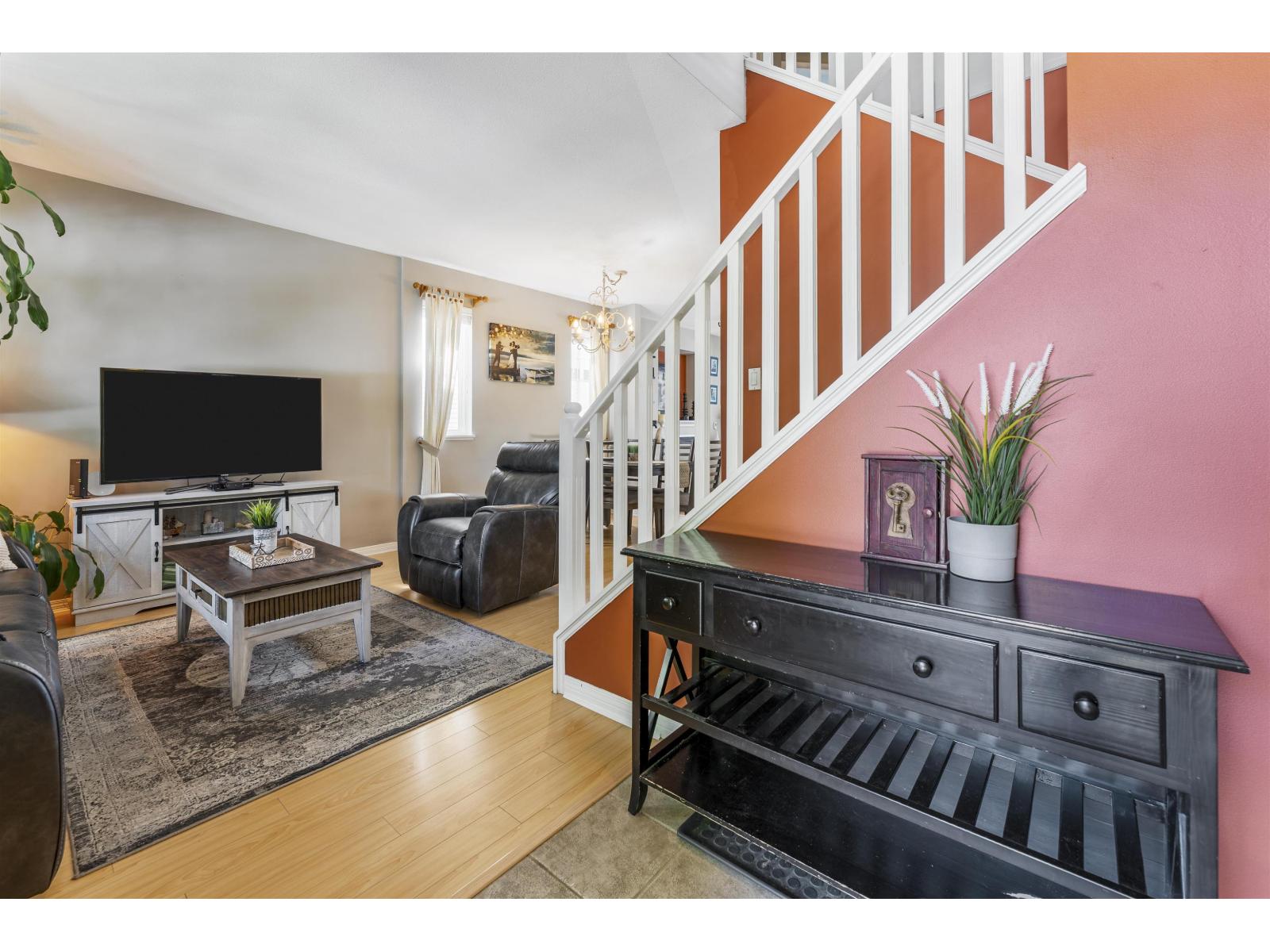 14876 56a Avenue, Surrey, British Columbia  V3S 8X1 - Photo 3 - R3145540