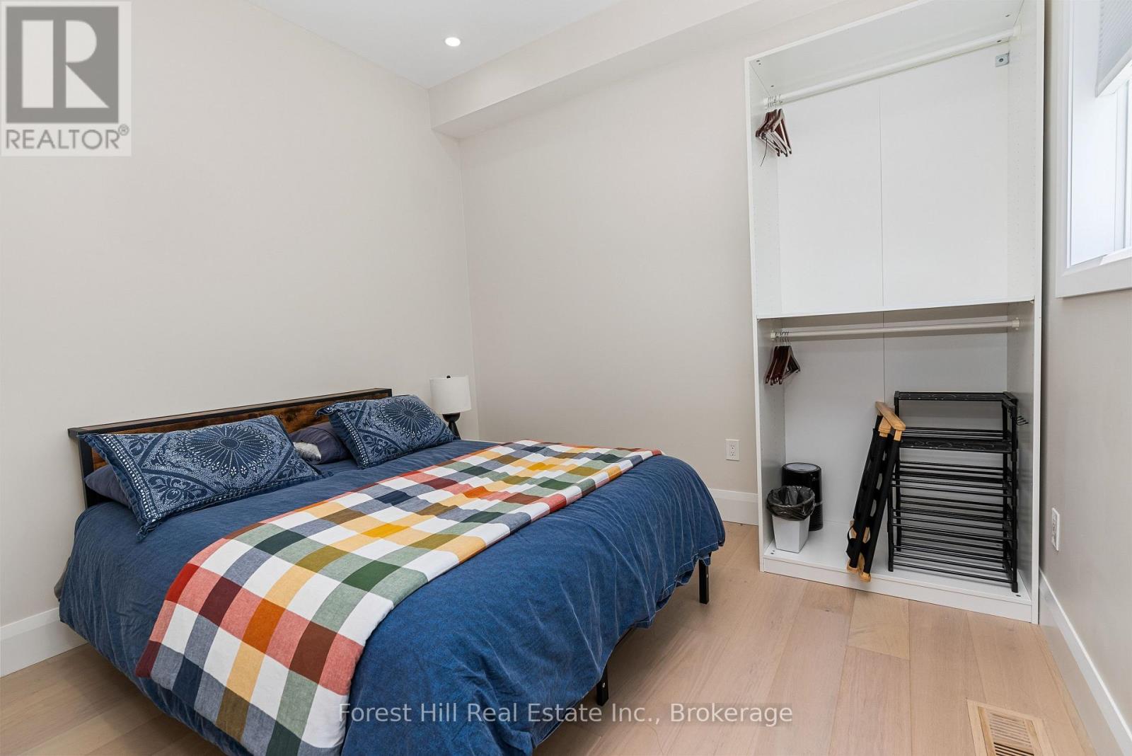 846 Sixth Street, Clearview, Ontario  L9Y 3Y9 - Photo 17 - S13563542