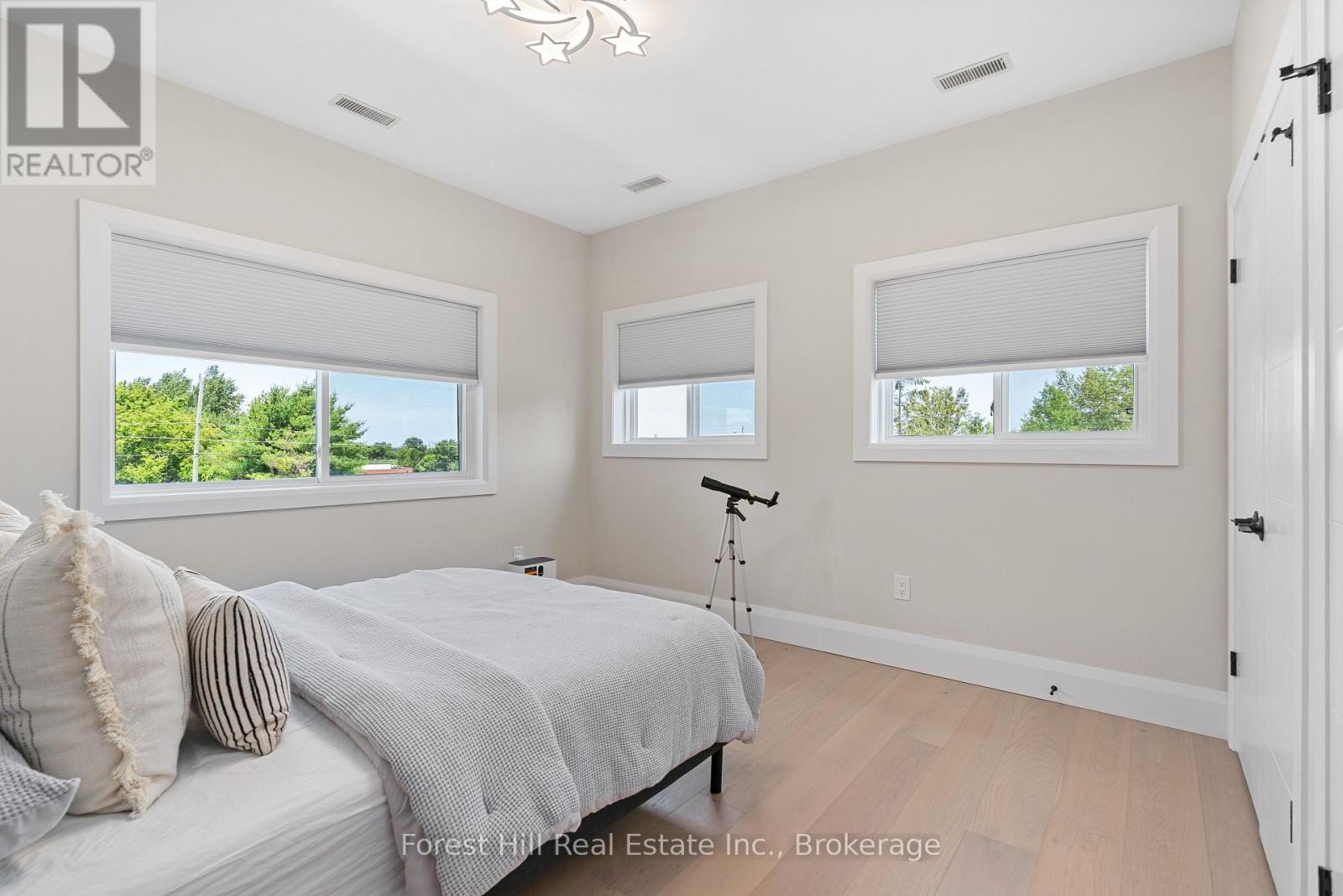 846 Sixth Street, Clearview, Ontario  L9Y 3Y9 - Photo 26 - S13563542