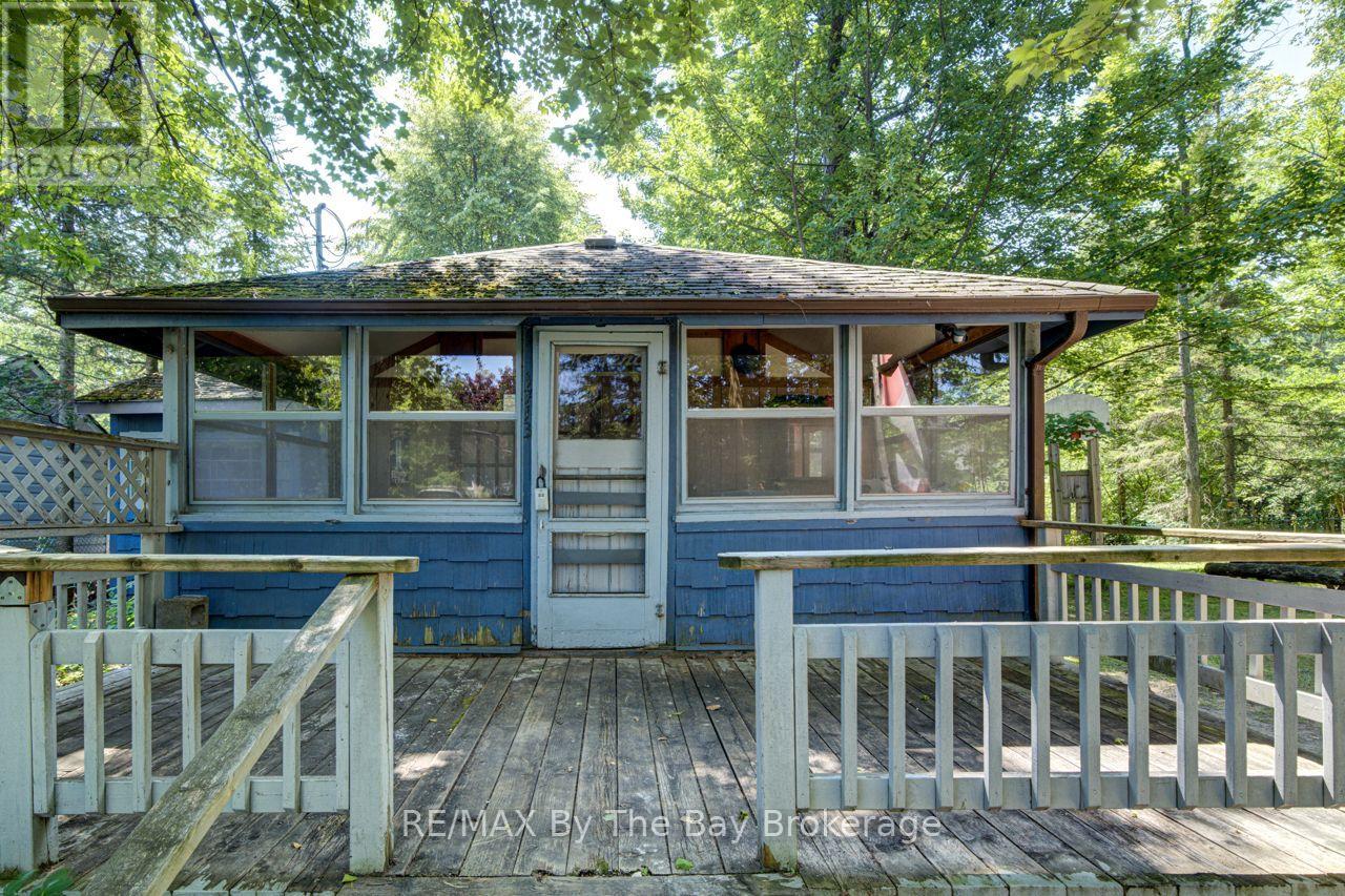 1713 SHORE LANE, Wasaga Beach