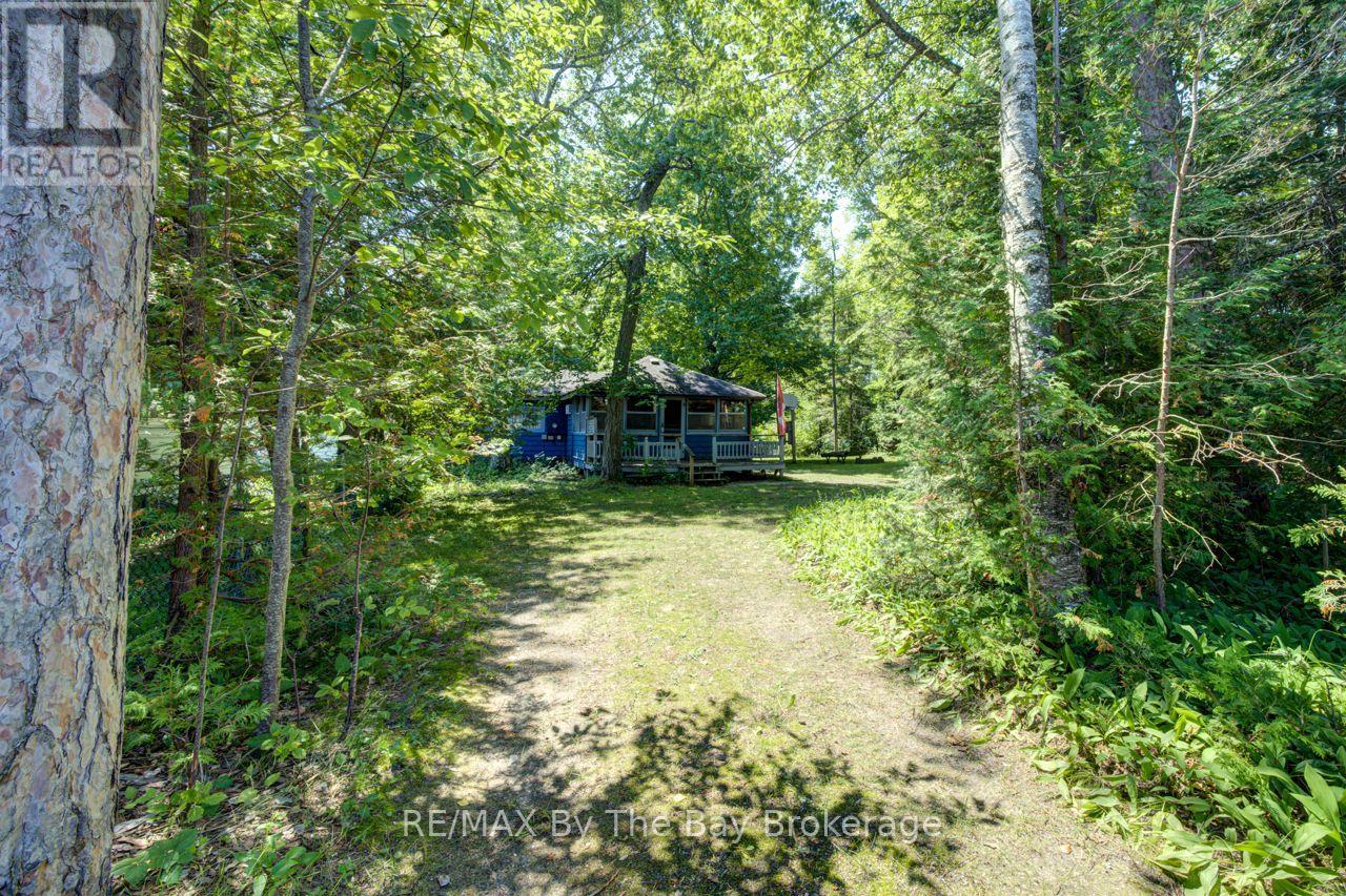 1713 Shore Lane, Wasaga Beach, Ontario  L9Z 1V7 - Photo 11 - S13563726