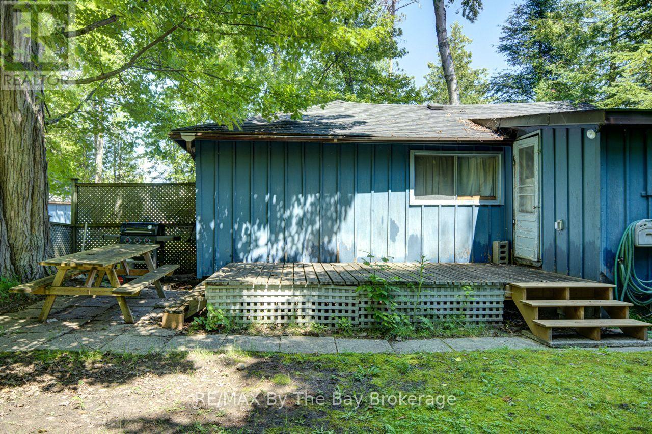 1713 Shore Lane, Wasaga Beach, Ontario  L9Z 1V7 - Photo 3 - S13563726