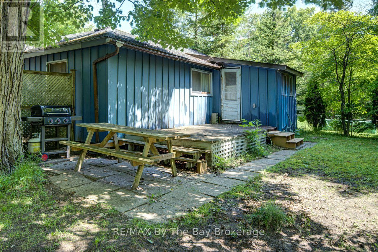 1713 Shore Lane, Wasaga Beach, Ontario  L9Z 1V7 - Photo 4 - S13563726