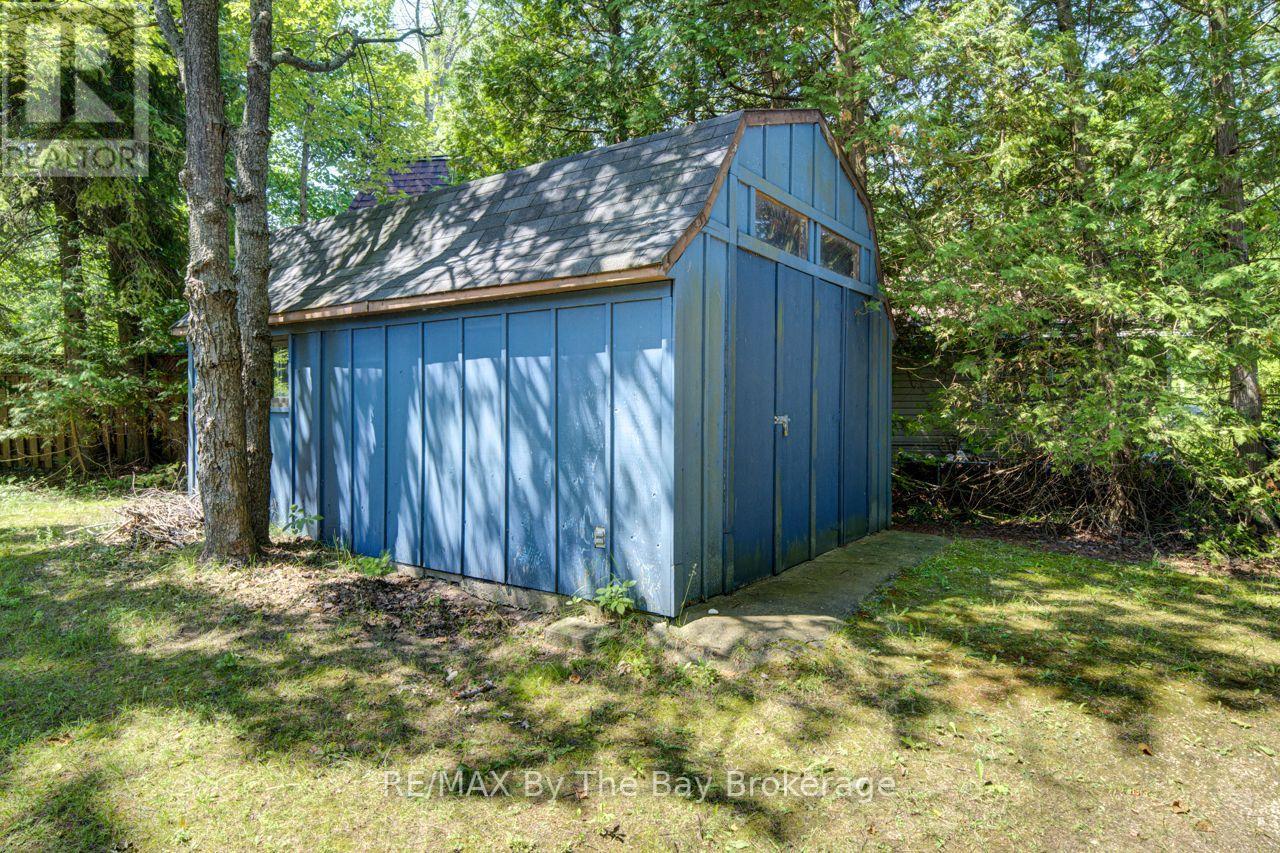 1713 Shore Lane, Wasaga Beach, Ontario  L9Z 1V7 - Photo 5 - S13563726
