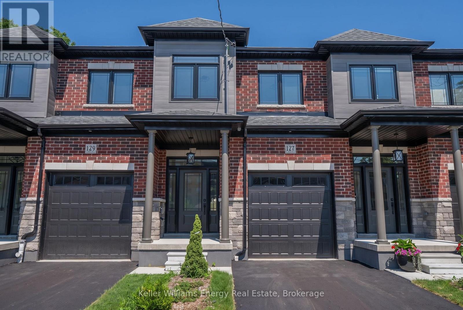 127 Hickory Street N, Whitby, Ontario  L1N 3X6 - Photo 2 - E13563714