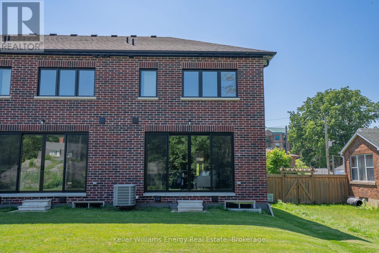 129 Hickory Street N, Whitby, Ontario  L1N 3X6 - Photo 30 - E13563722