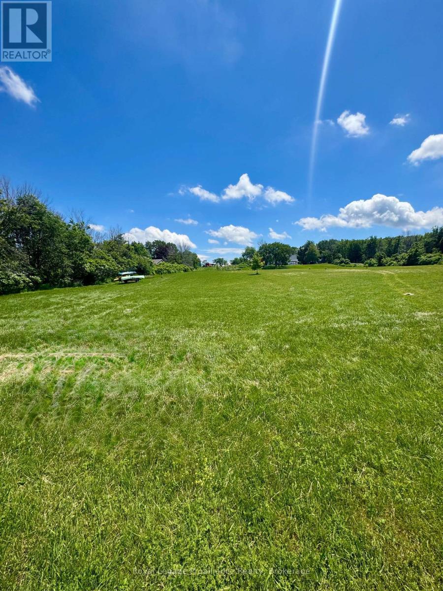 33 Prinyers Cove Crescent, Prince Edward County, Ontario  K0K 2T0 - Photo 6 - X13563652