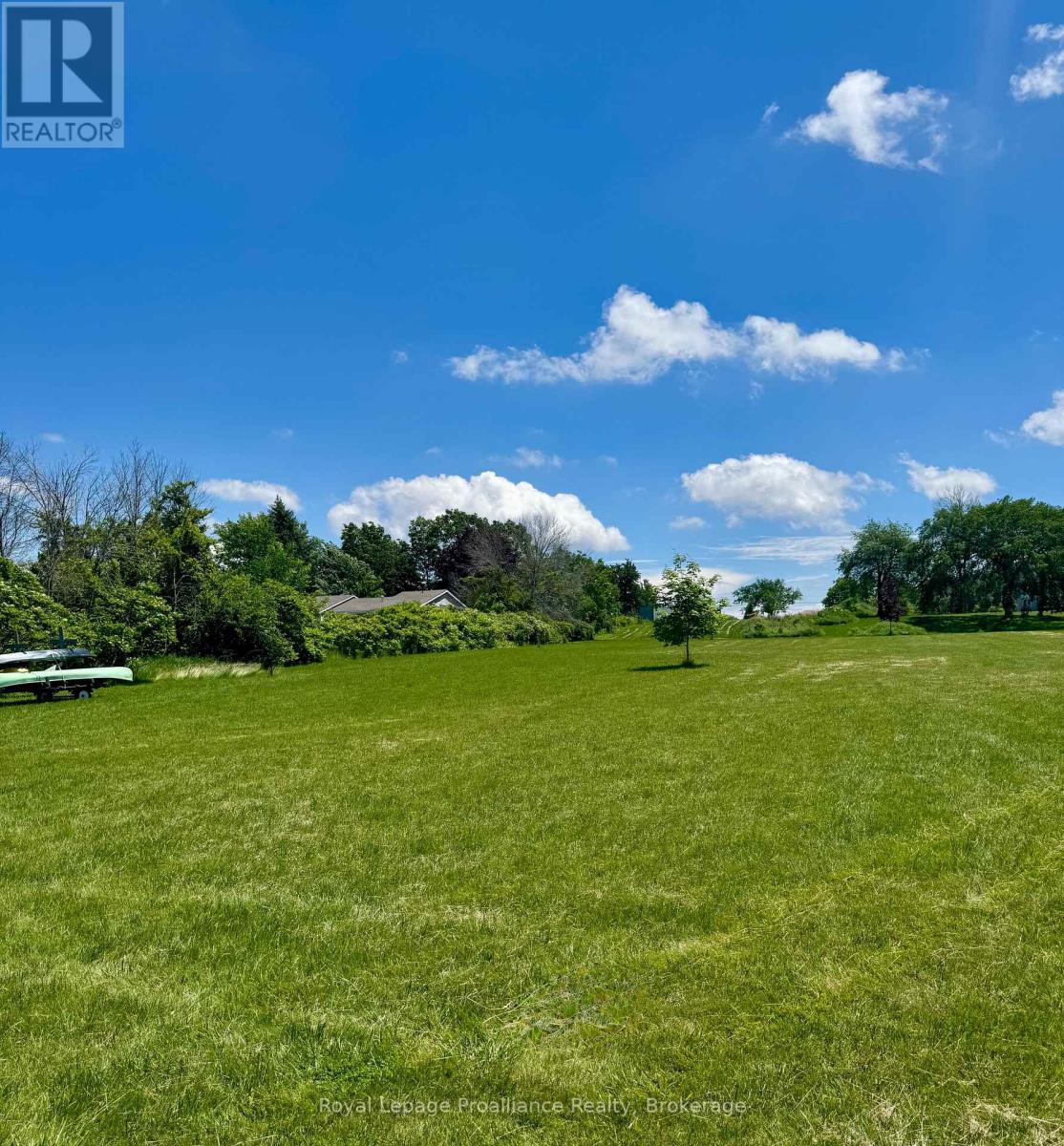33 Prinyers Cove Crescent, Prince Edward County, Ontario  K0K 2T0 - Photo 7 - X13563652