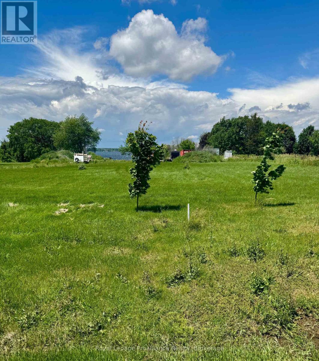 33 Prinyers Cove Crescent, Prince Edward County, Ontario  K0K 2T0 - Photo 8 - X13563652