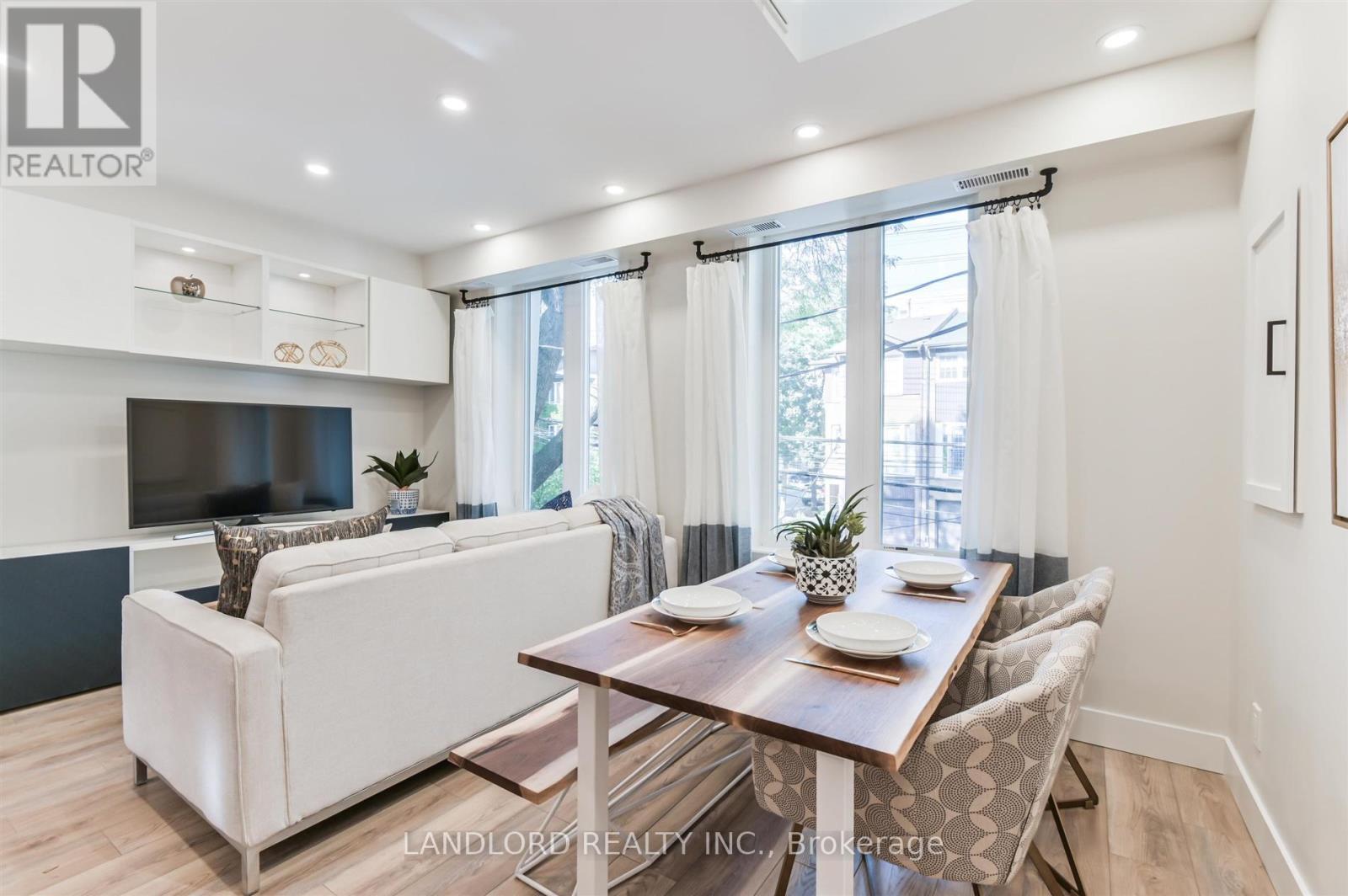 Upper - 90 Tecumseth Street, Toronto, Ontario M6J 2G9 - Photo 11 - C13563712
