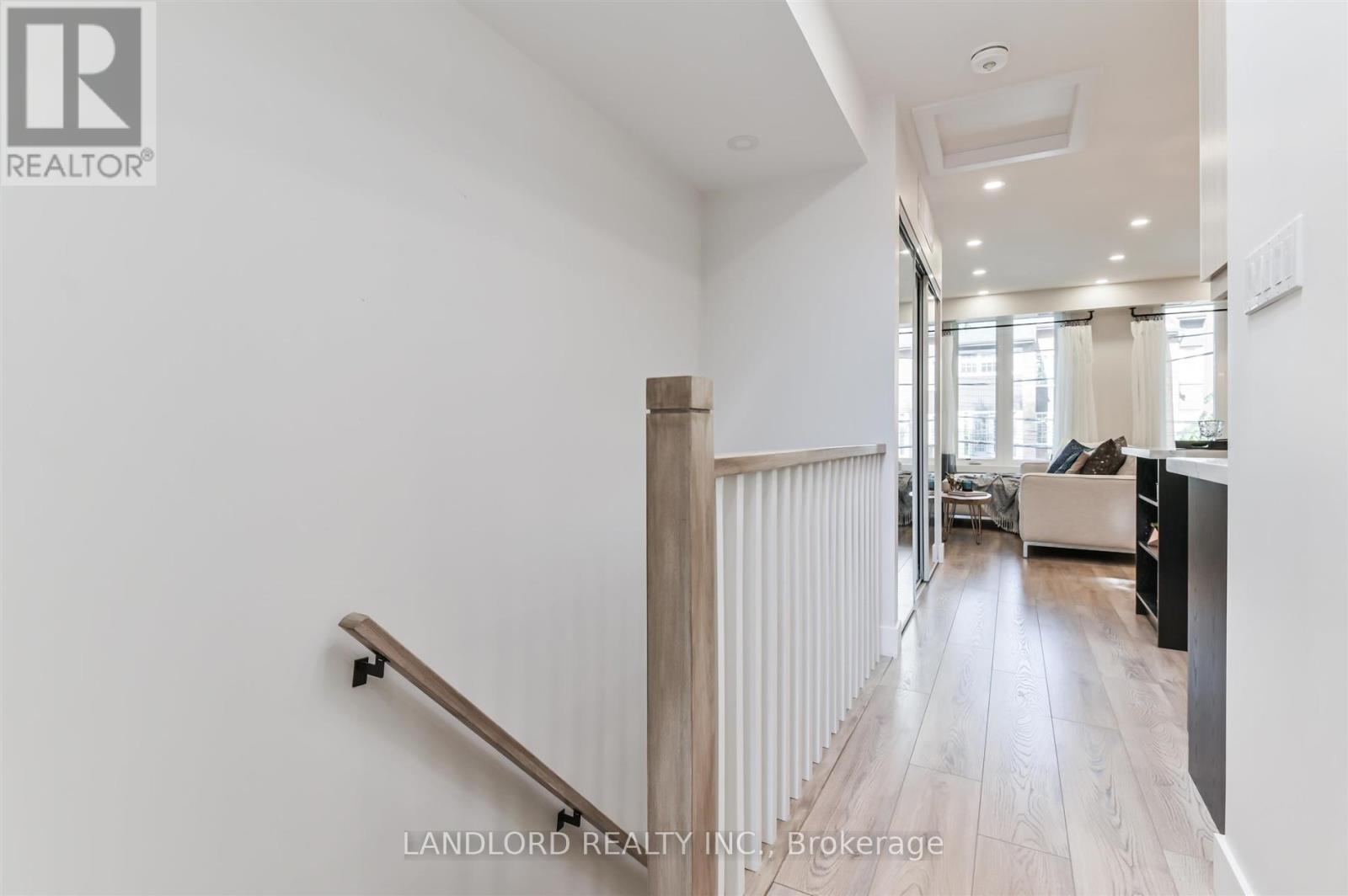 Upper - 90 Tecumseth Street, Toronto, Ontario M6J 2G9 - Photo 16 - C13563712