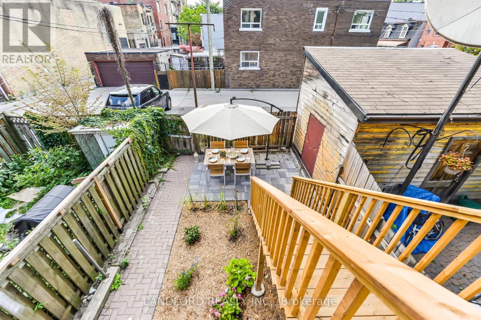 Upper - 90 Tecumseth Street, Toronto, Ontario M6J 2G9 - Photo 18 - C13563712