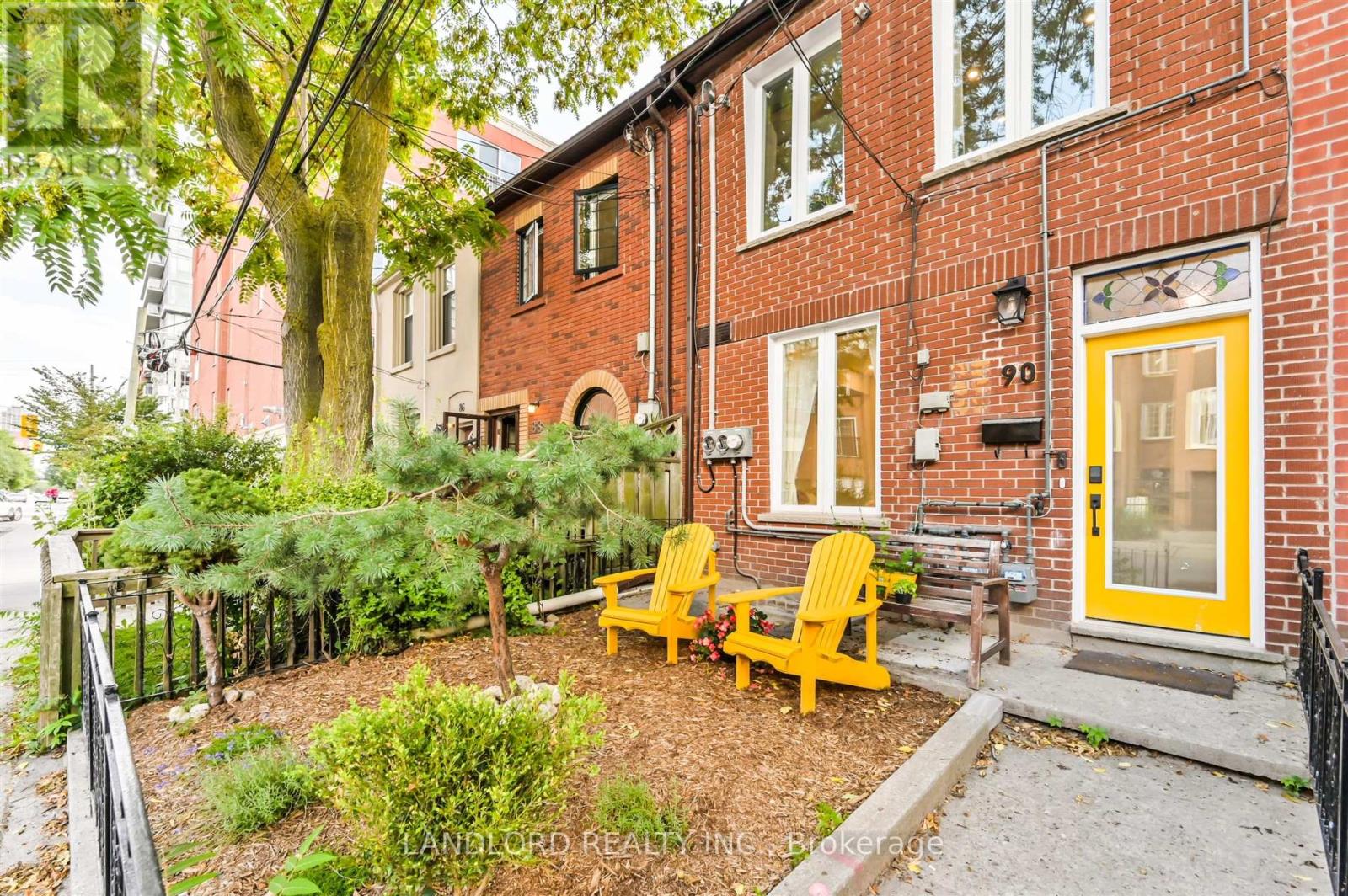 Upper - 90 Tecumseth Street, Toronto, Ontario M6J 2G9 - Photo 24 - C13563712