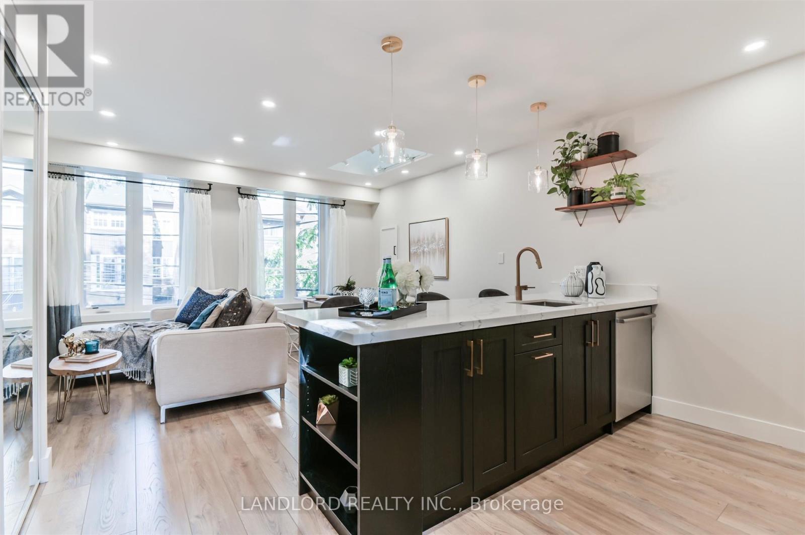 Upper - 90 Tecumseth Street, Toronto, Ontario M6J 2G9 - Photo 6 - C13563712