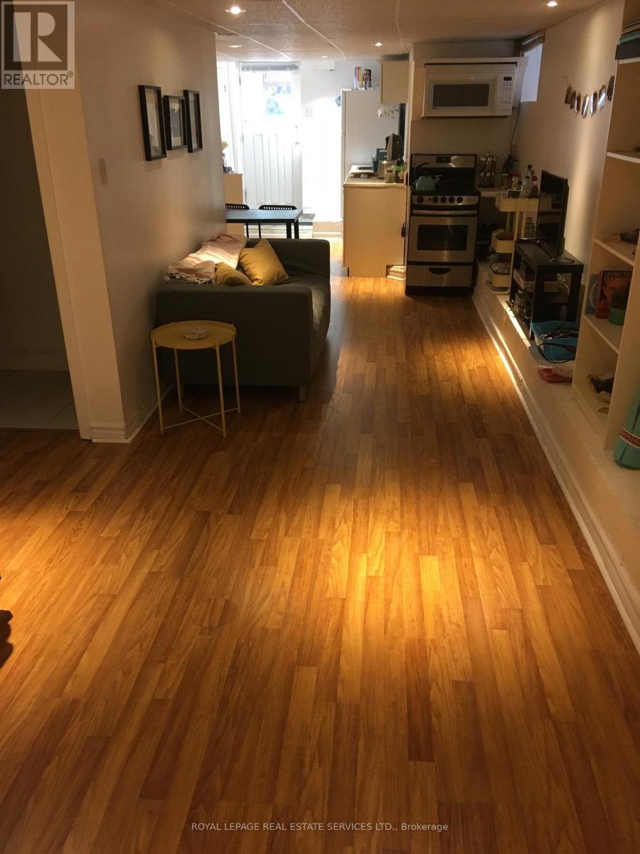 L - 23 Kings Park Boulevard, Toronto, Ontario  M4J 2B7 - Photo 12 - E13563544