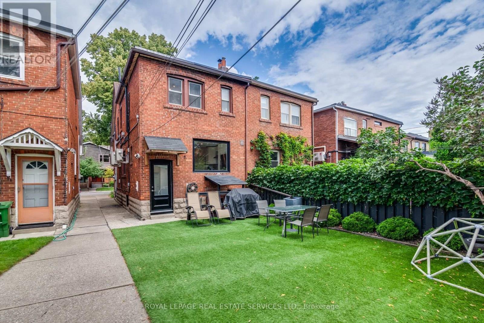 L - 23 Kings Park Boulevard, Toronto, Ontario  M4J 2B7 - Photo 2 - E13563544
