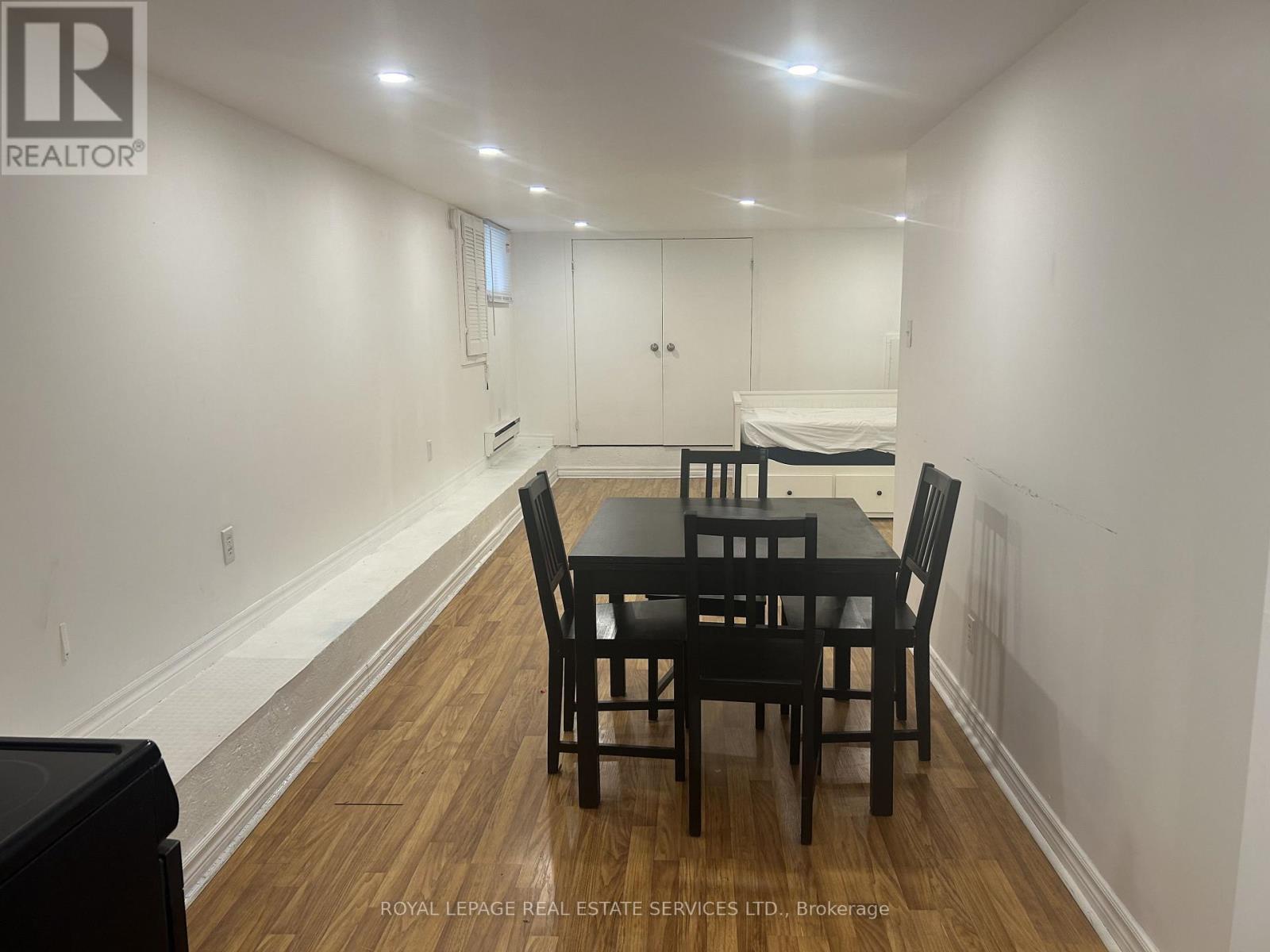 L - 23 Kings Park Boulevard, Toronto, Ontario  M4J 2B7 - Photo 6 - E13563544