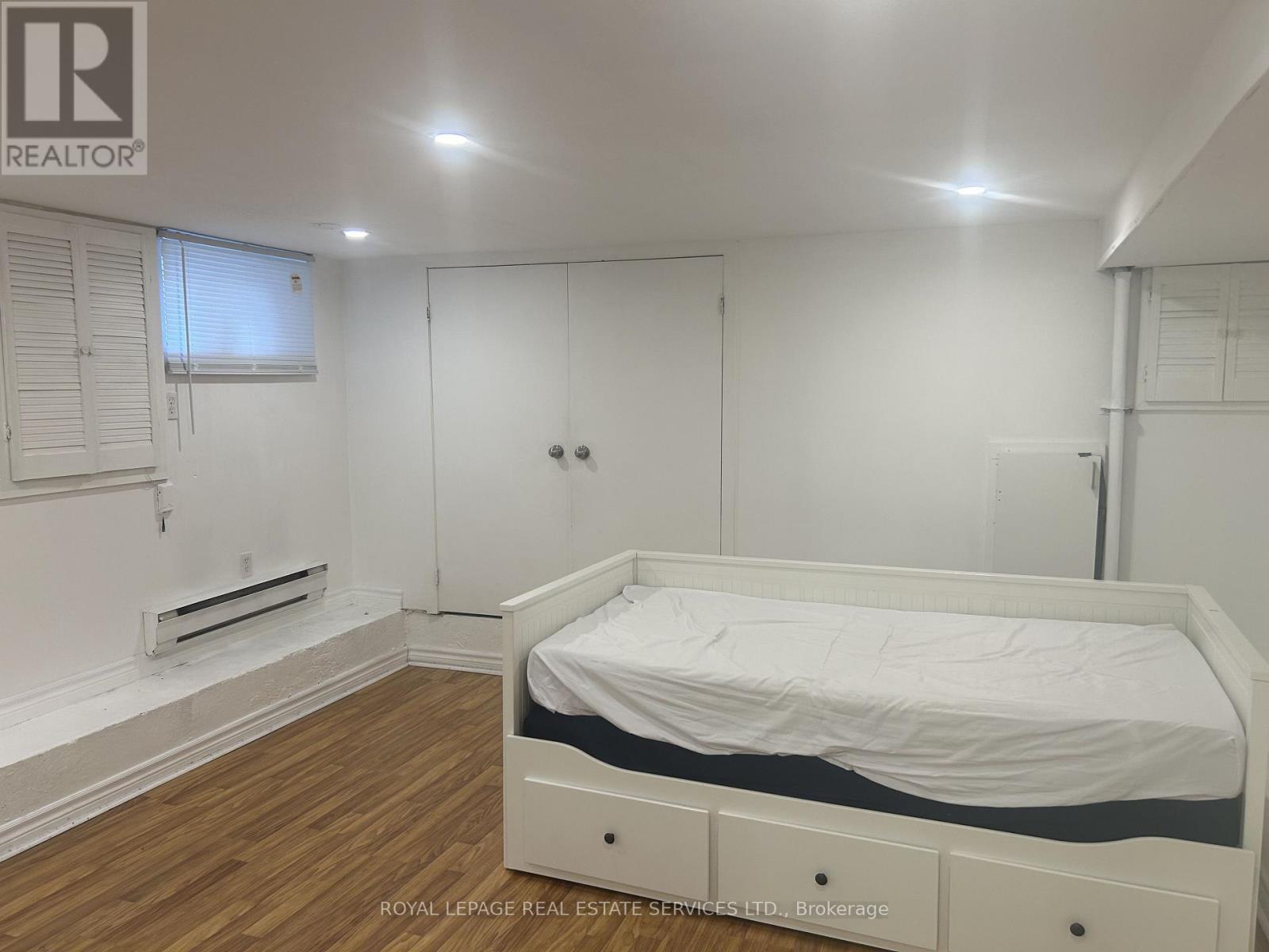 L - 23 Kings Park Boulevard, Toronto, Ontario  M4J 2B7 - Photo 8 - E13563544