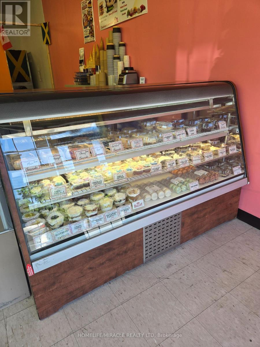 3441 ST. CLAIR AVENUE E, Toronto (Clairlea-Birchmount)