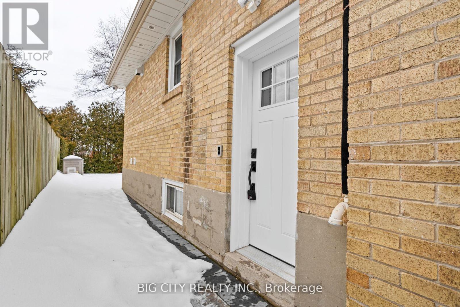 BSMT2 - 18 WEXFORD BOULEVARD - Photo 2