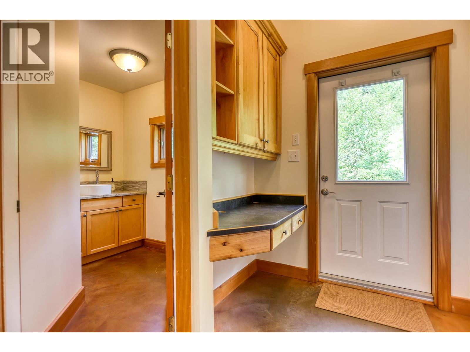 522 Foster Place, Nelson, British Columbia V1L 7A9 - Photo 14 - 10394198