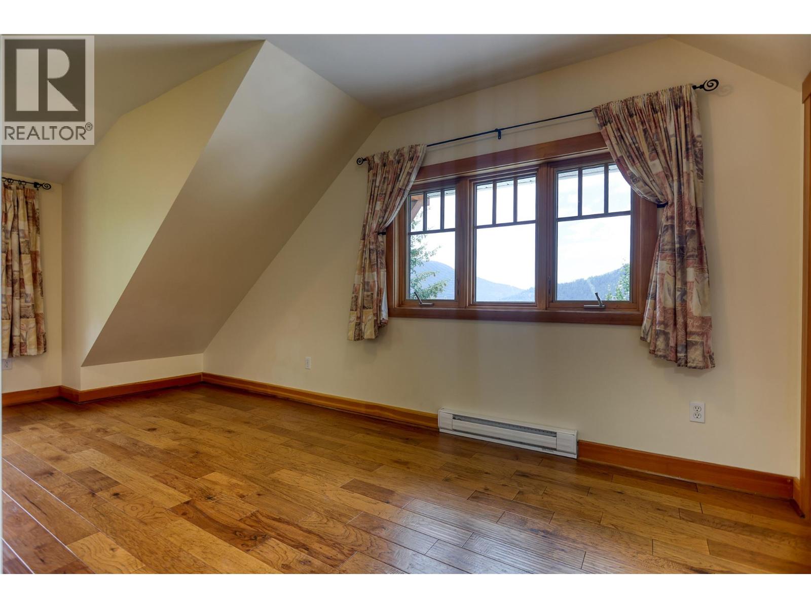 522 Foster Place, Nelson, British Columbia V1L 7A9 - Photo 18 - 10394198