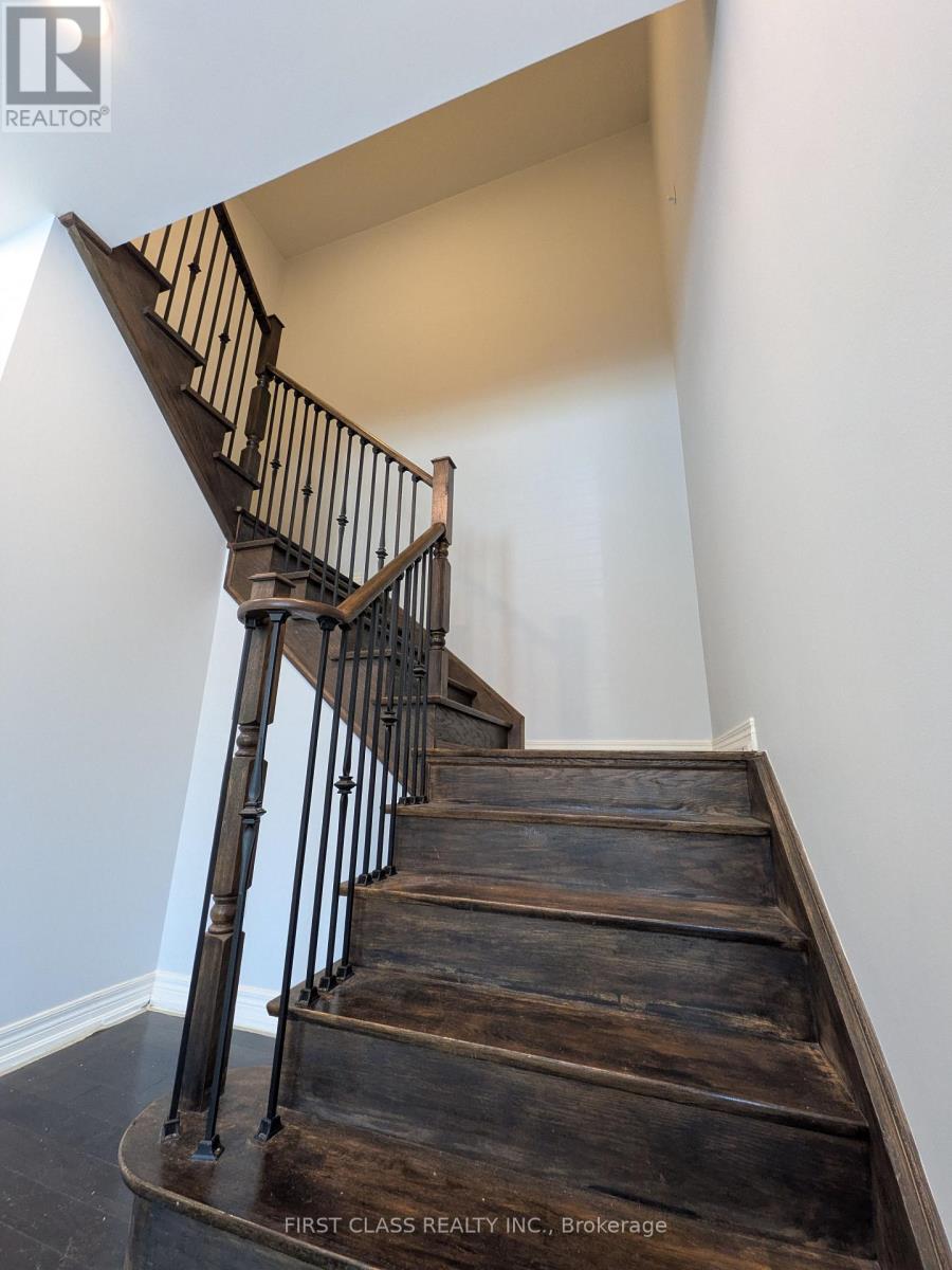 1140 Stuffles Crescent, Newmarket, Ontario  L3X 3H9 - Photo 12 - N13563504