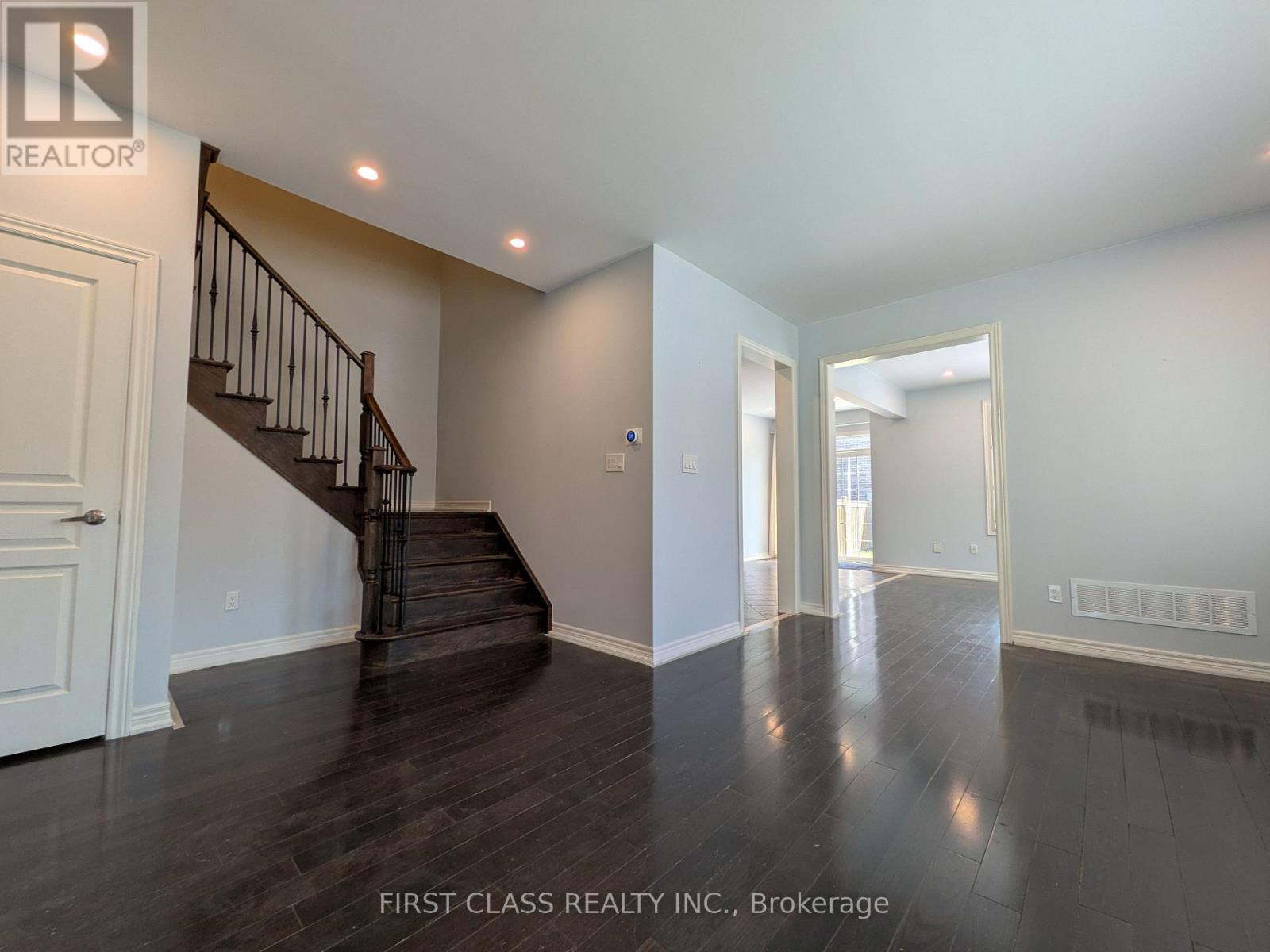 1140 Stuffles Crescent, Newmarket, Ontario  L3X 3H9 - Photo 4 - N13563504
