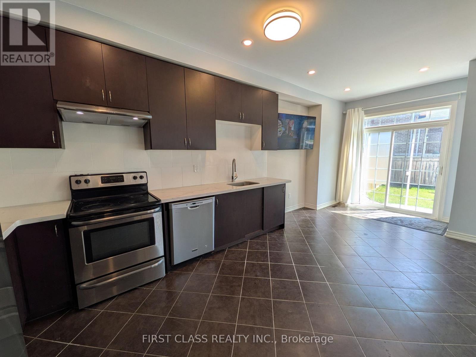 1140 Stuffles Crescent, Newmarket, Ontario  L3X 3H9 - Photo 9 - N13563504