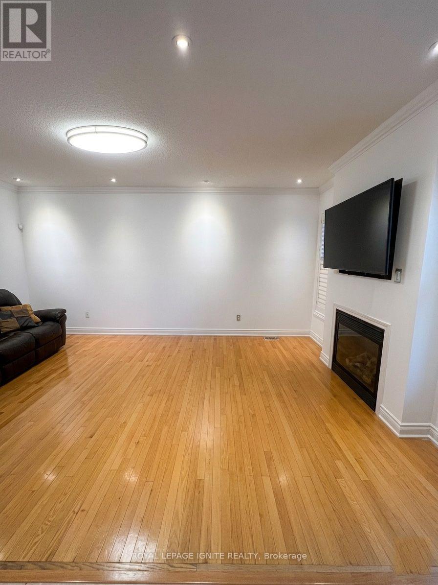 35 Waite Crescent, Whitchurch-Stouffville, Ontario L4A 0B5 - Photo 2 - N13563704
