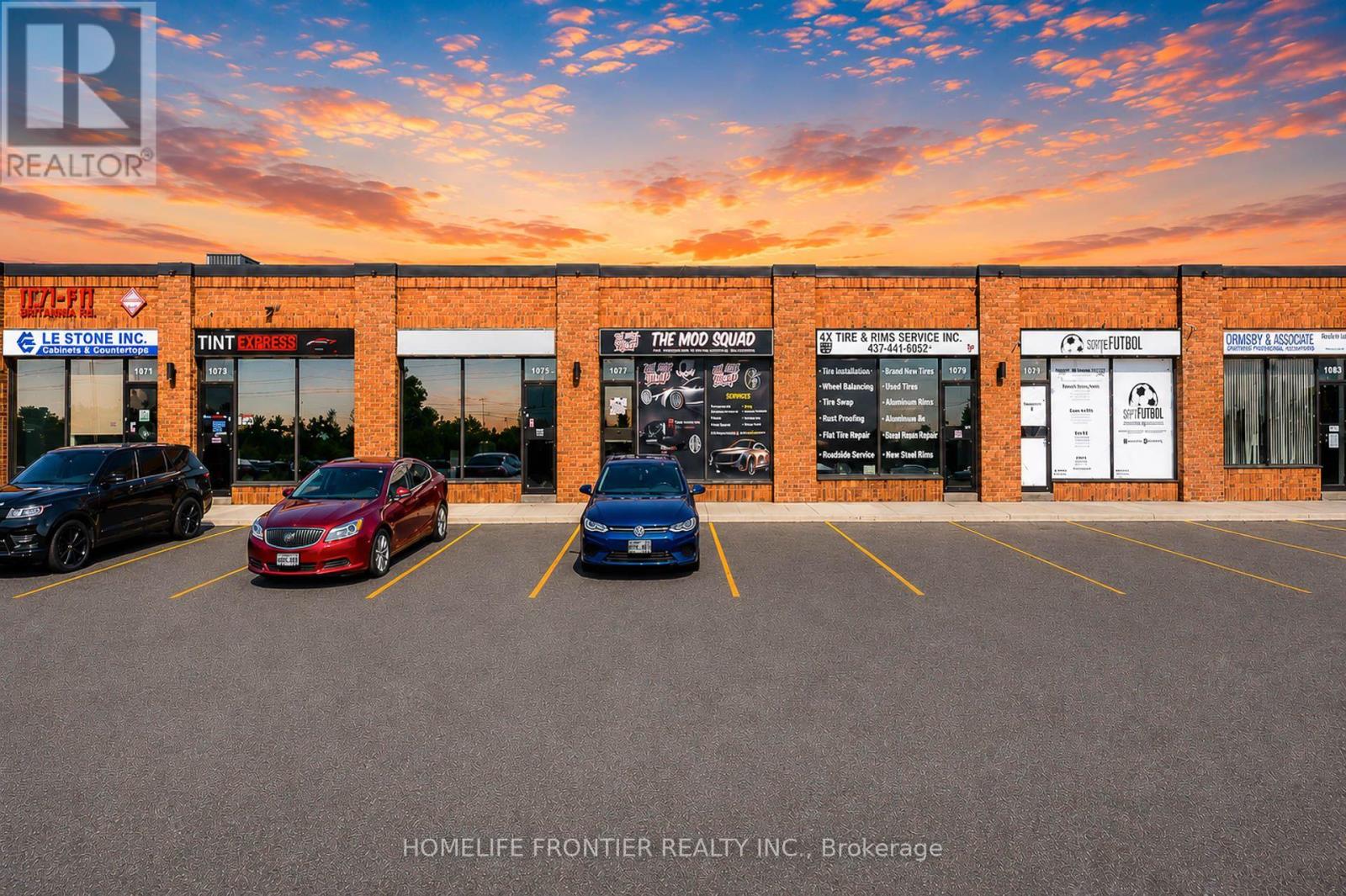 1077 Britannia Road E, Mississauga, Ontario  L4W 3X1 - Photo 2 - W13536948