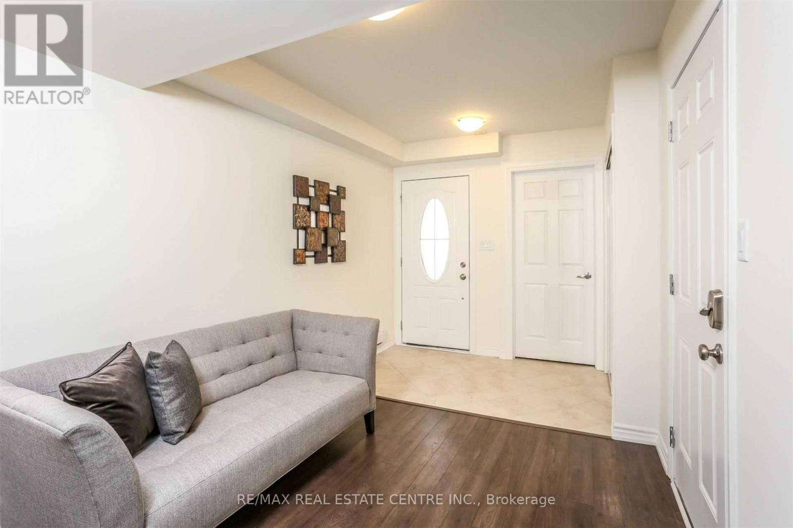 583 Allport Gate, Milton, Ontario  L9T 9J5 - Photo 3 - W13563576
