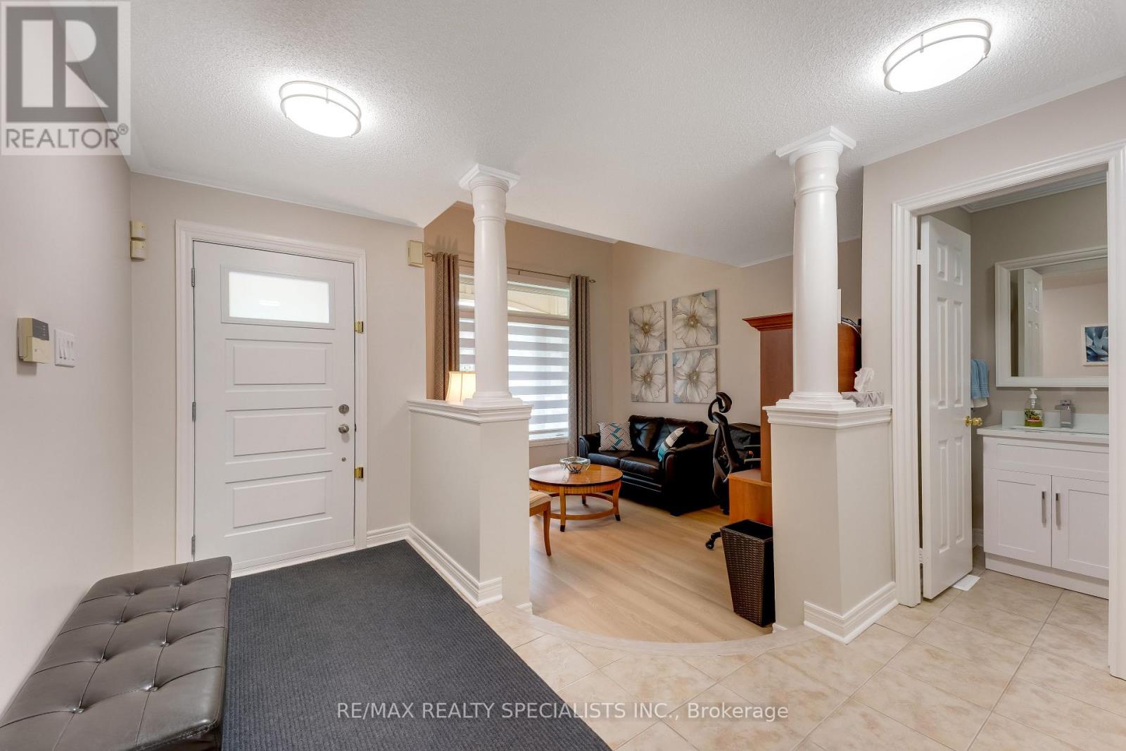54 Red Plant Crescent, Brampton, Ontario  L7A 1V8 - Photo 3 - W13563622