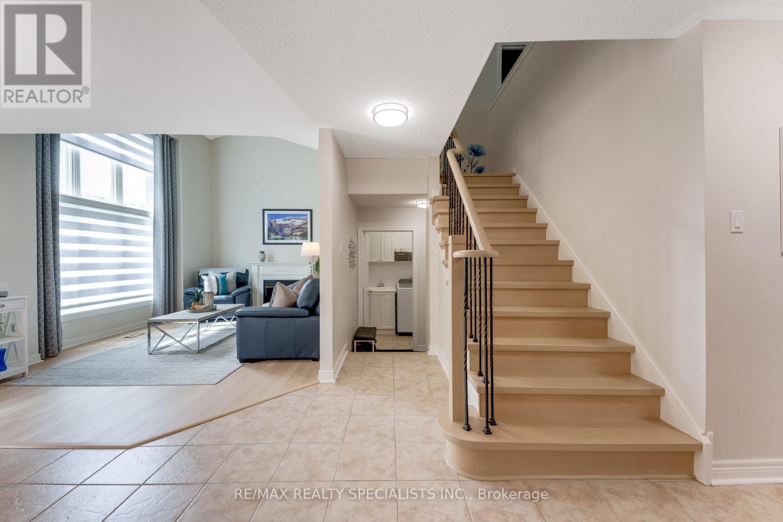 54 Red Plant Crescent, Brampton, Ontario  L7A 1V8 - Photo 5 - W13563622