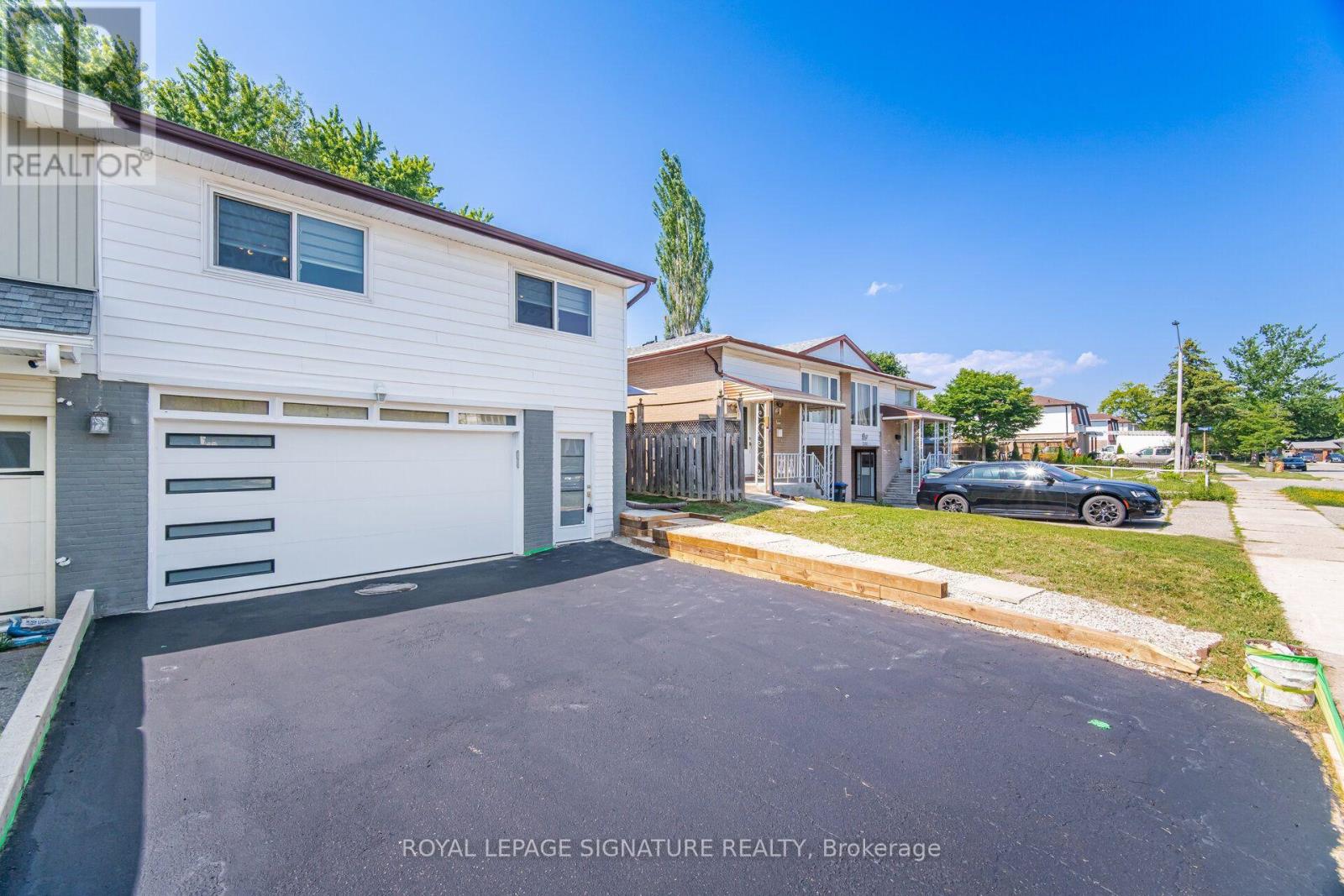2599 Lundene Road, Mississauga, Ontario  L5J 3Y8 - Photo 2 - W13563636