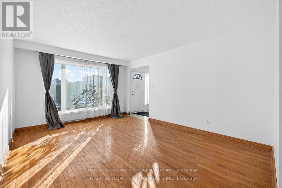 3404 Monica Drive, Mississauga, Ontario  L4T 3E7 - Photo 2 - W13563698