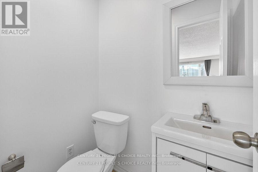 3404 Monica Drive, Mississauga, Ontario  L4T 3E7 - Photo 6 - W13563698